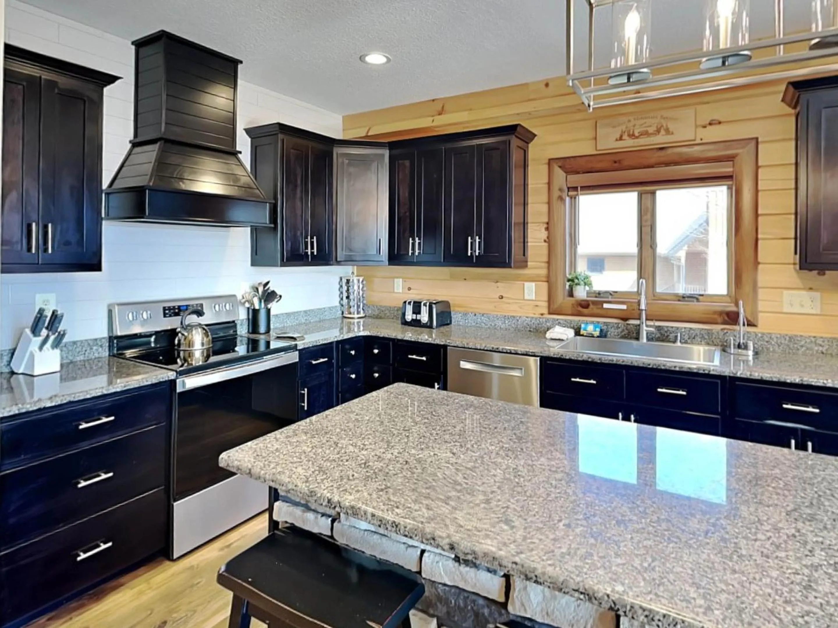 Water & Mountain Retreat