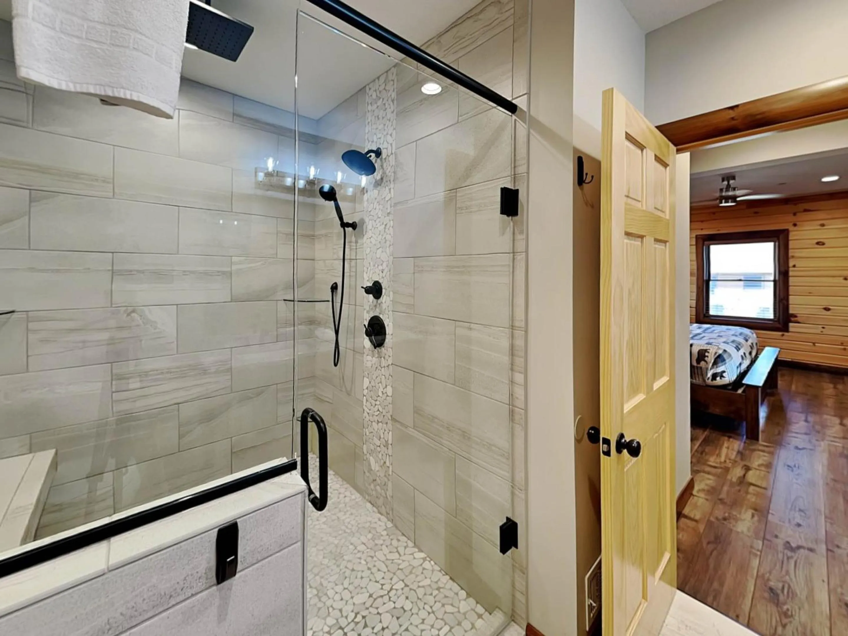 Water & Mountain Retreat