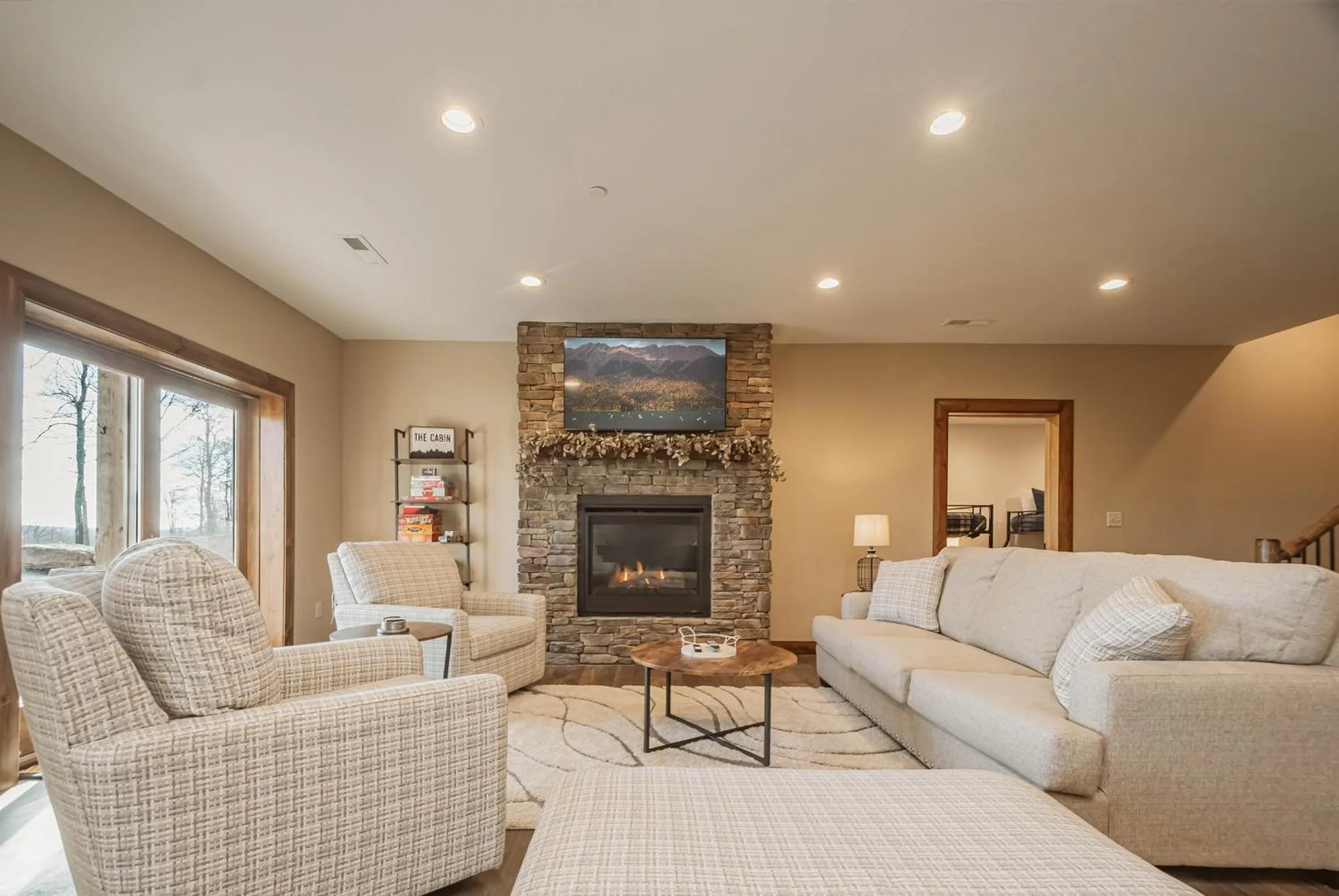 Property building in Water & Mountain Retreat