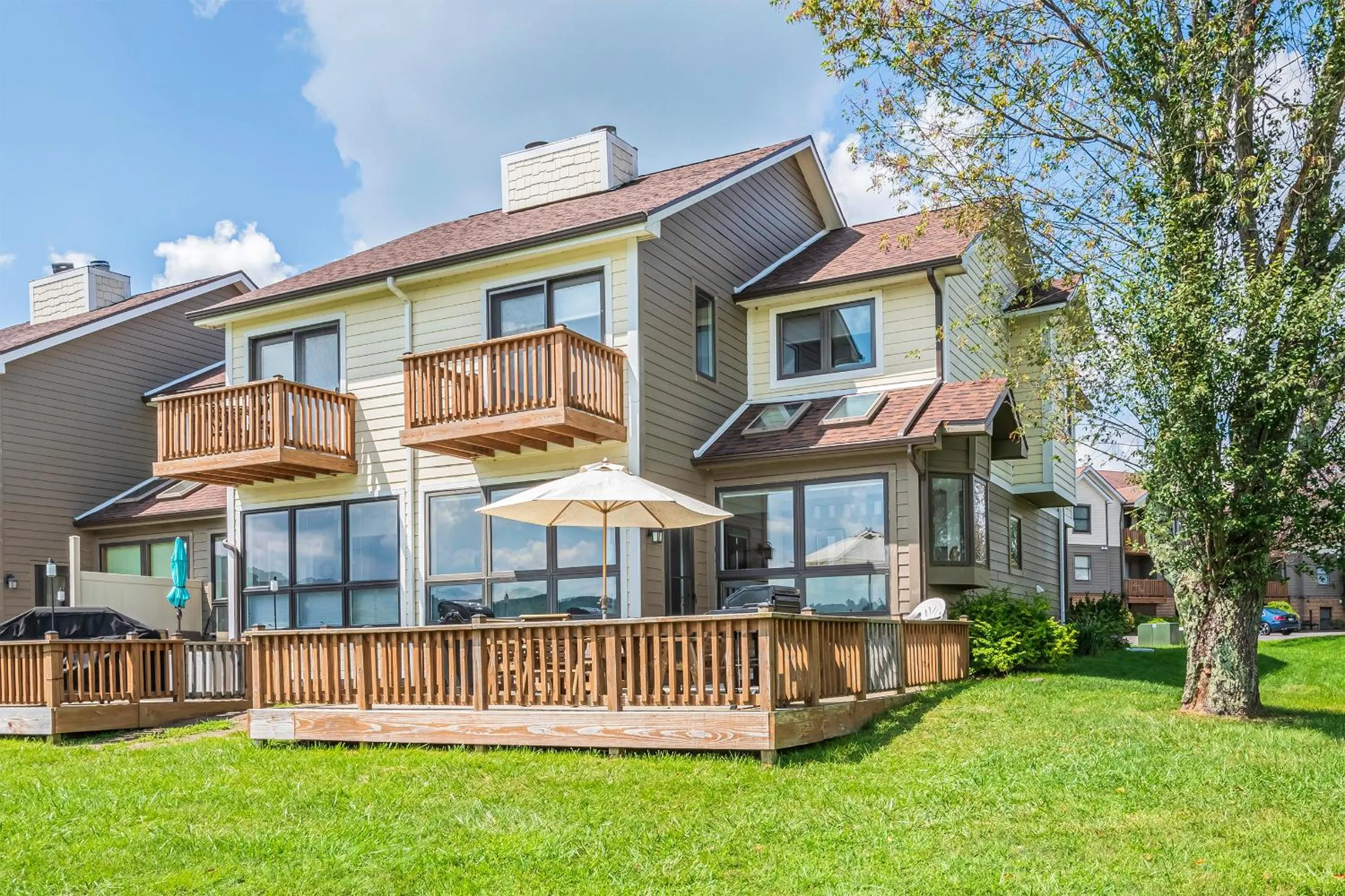 Property building in Ski Harbor 11