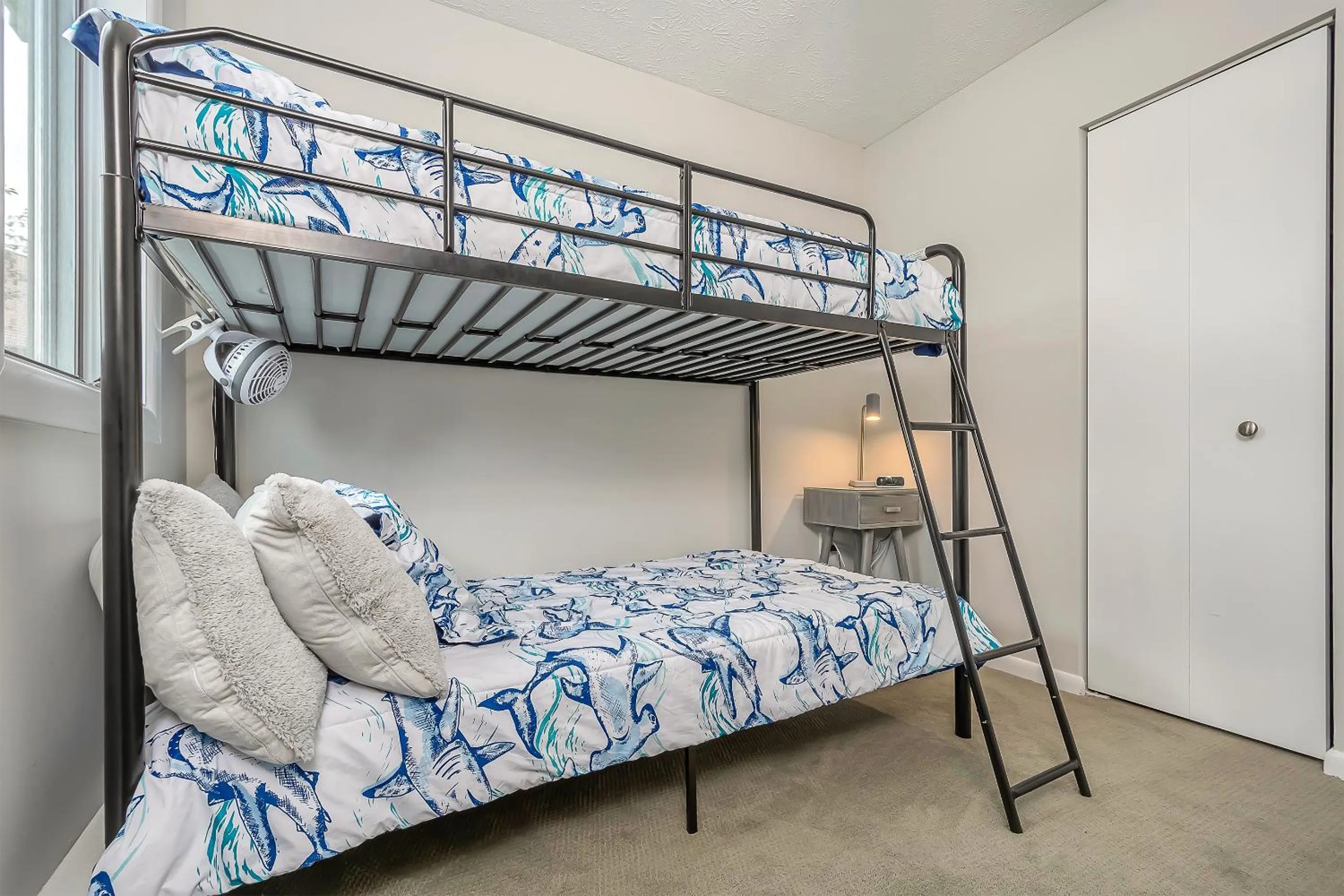 Property building, Bed in Ski Harbor 11