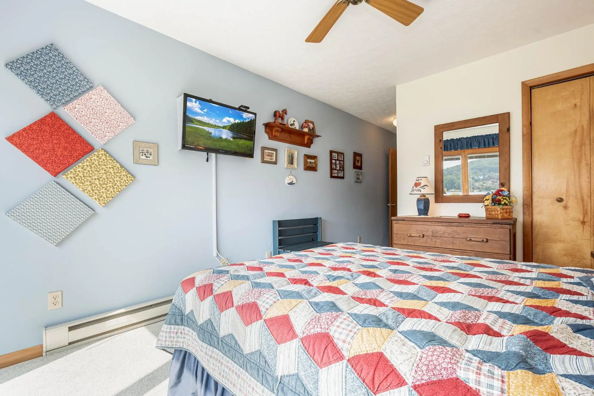 Bed in Ski Harbor 14