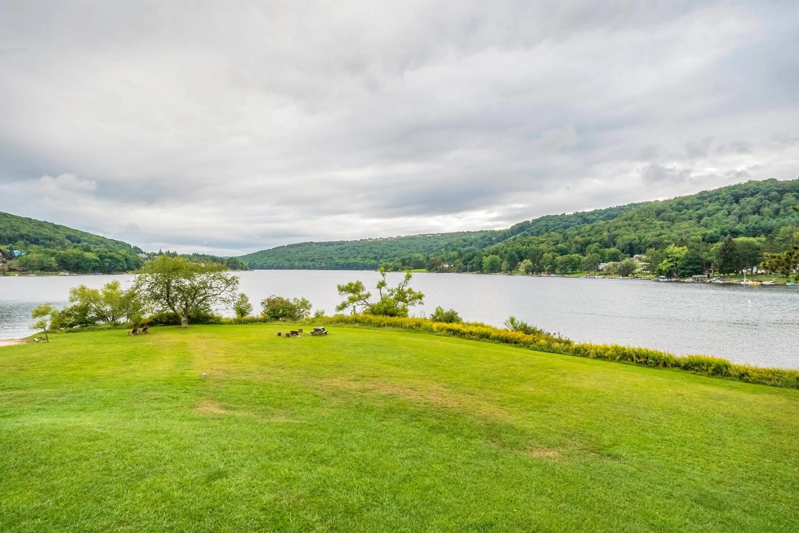 Property building in Ski Harbor 19