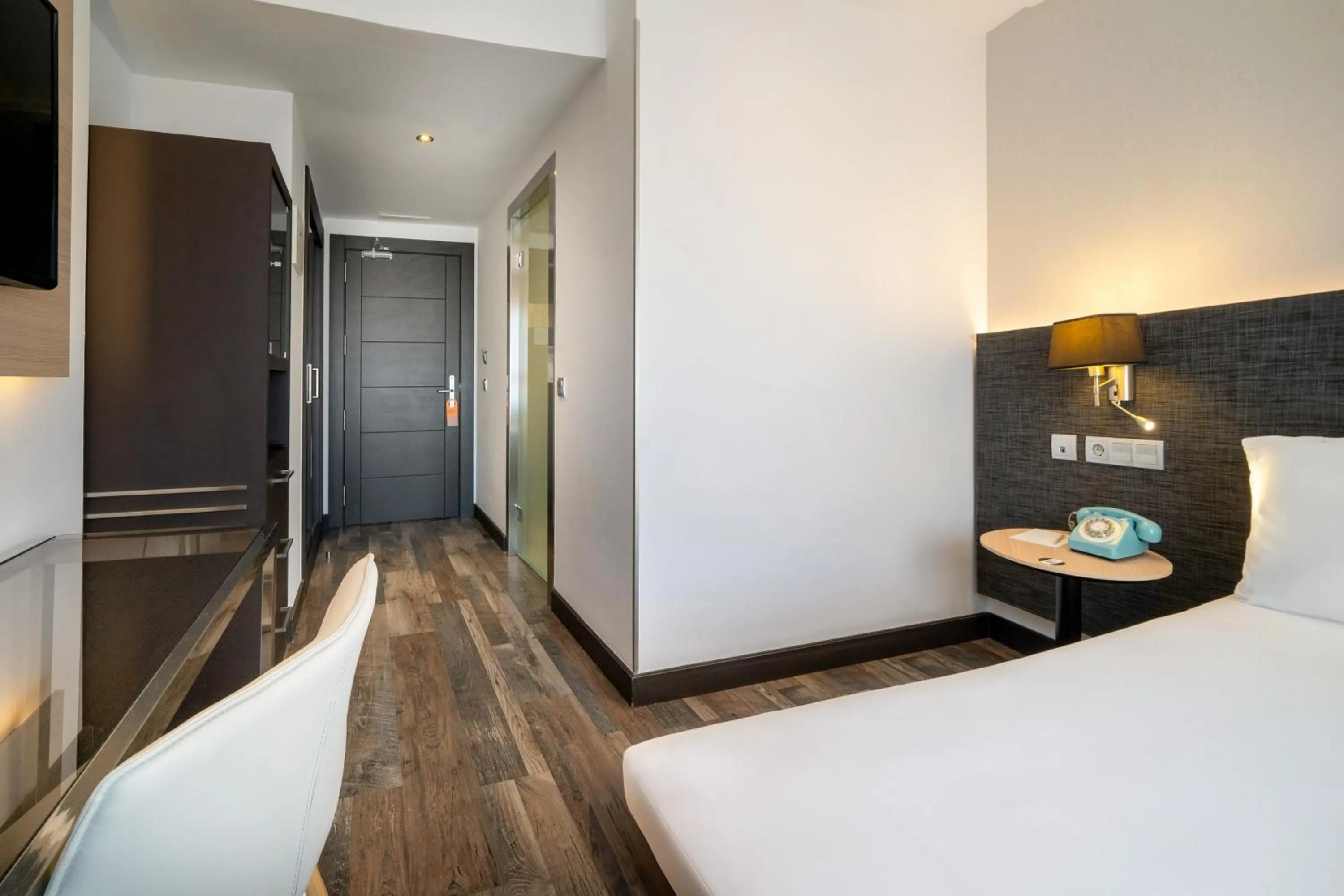 Bed in Hotel Cádiz Paseo del Mar, Affiliated by Meliá