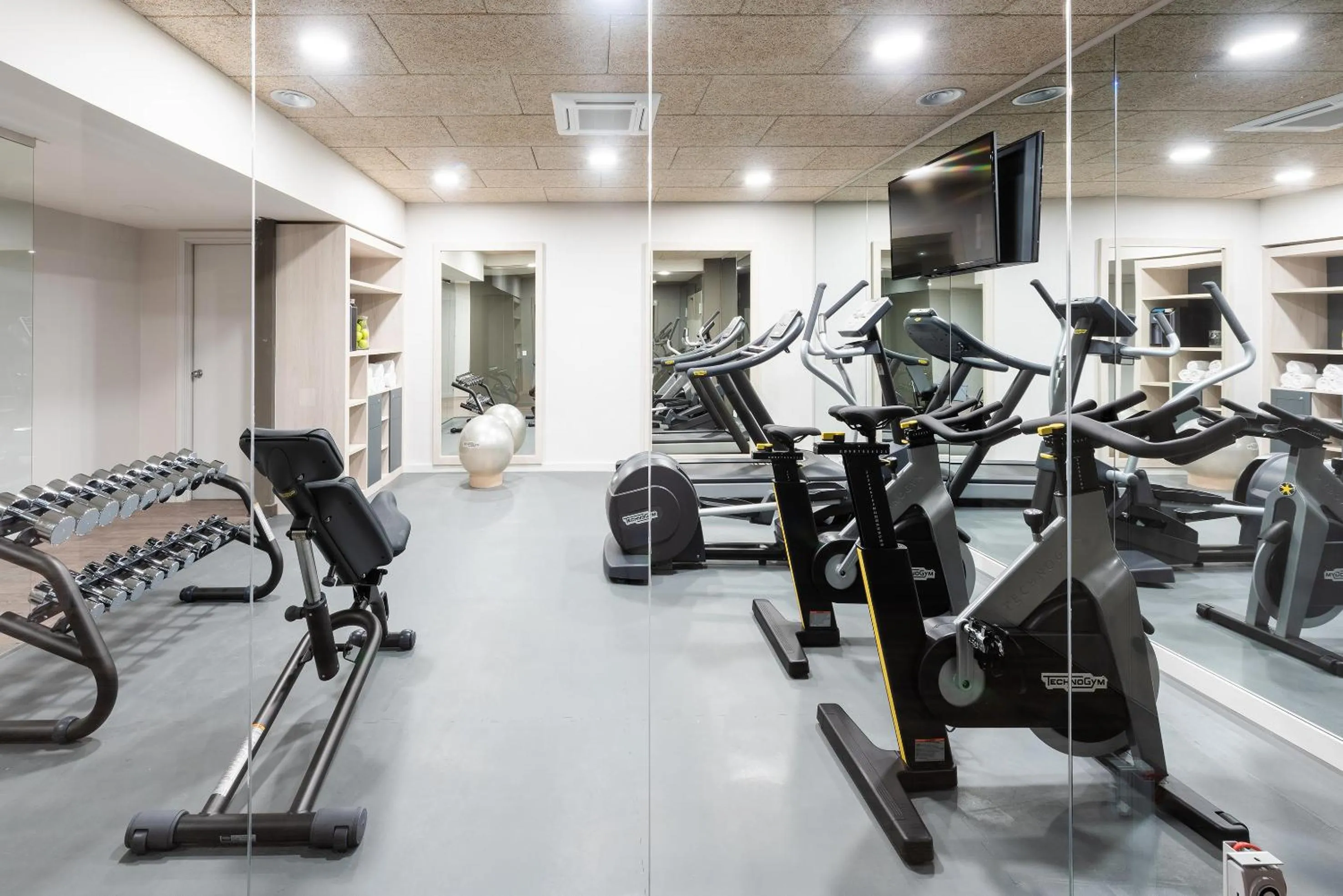 Fitness centre/facilities in Hotel Cádiz Paseo del Mar, Affiliated by Meliá