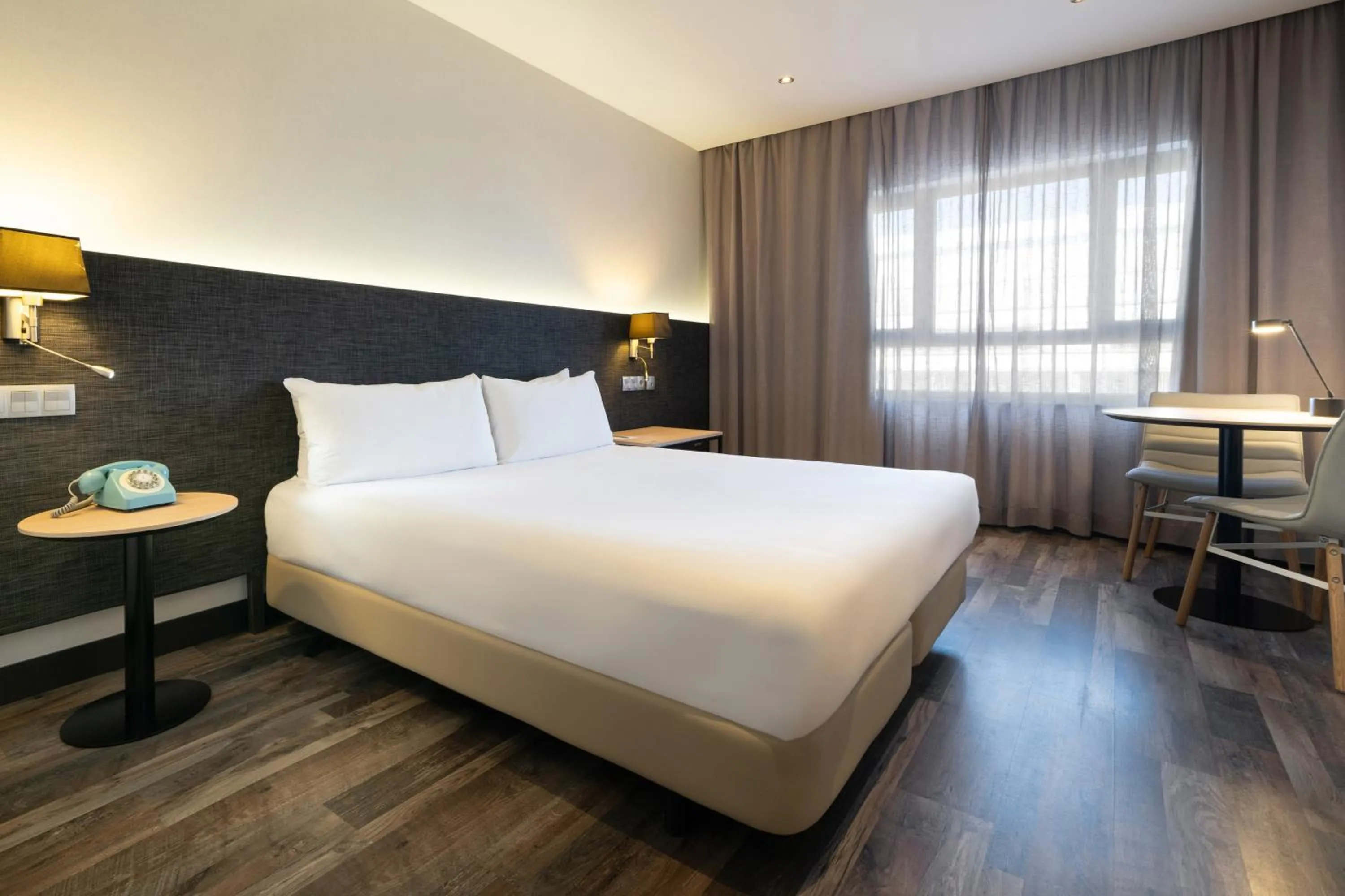 Bed in Hotel Cádiz Paseo del Mar, Affiliated by Meliá