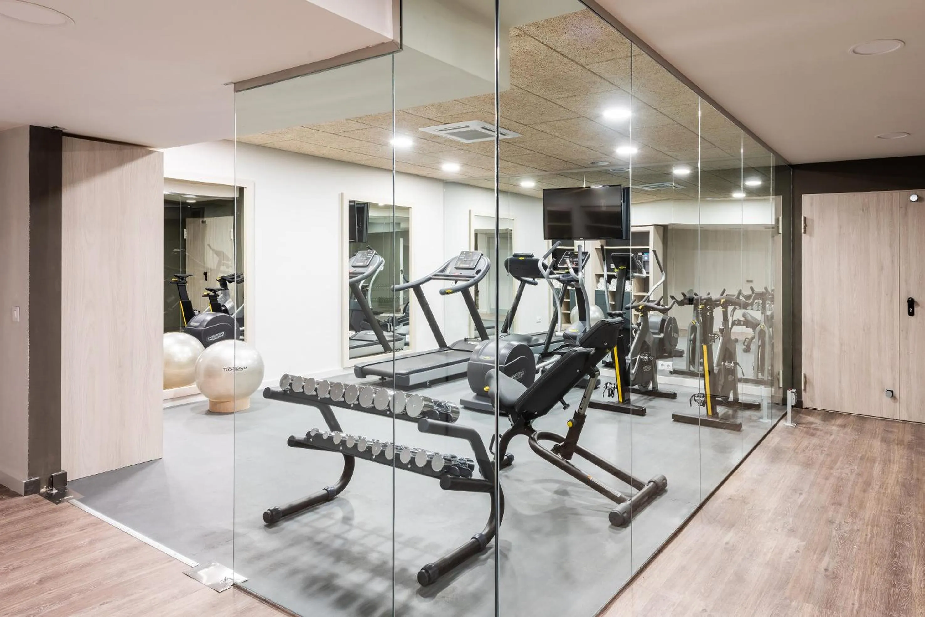 Fitness centre/facilities in Hotel Cádiz Paseo del Mar, Affiliated by Meliá