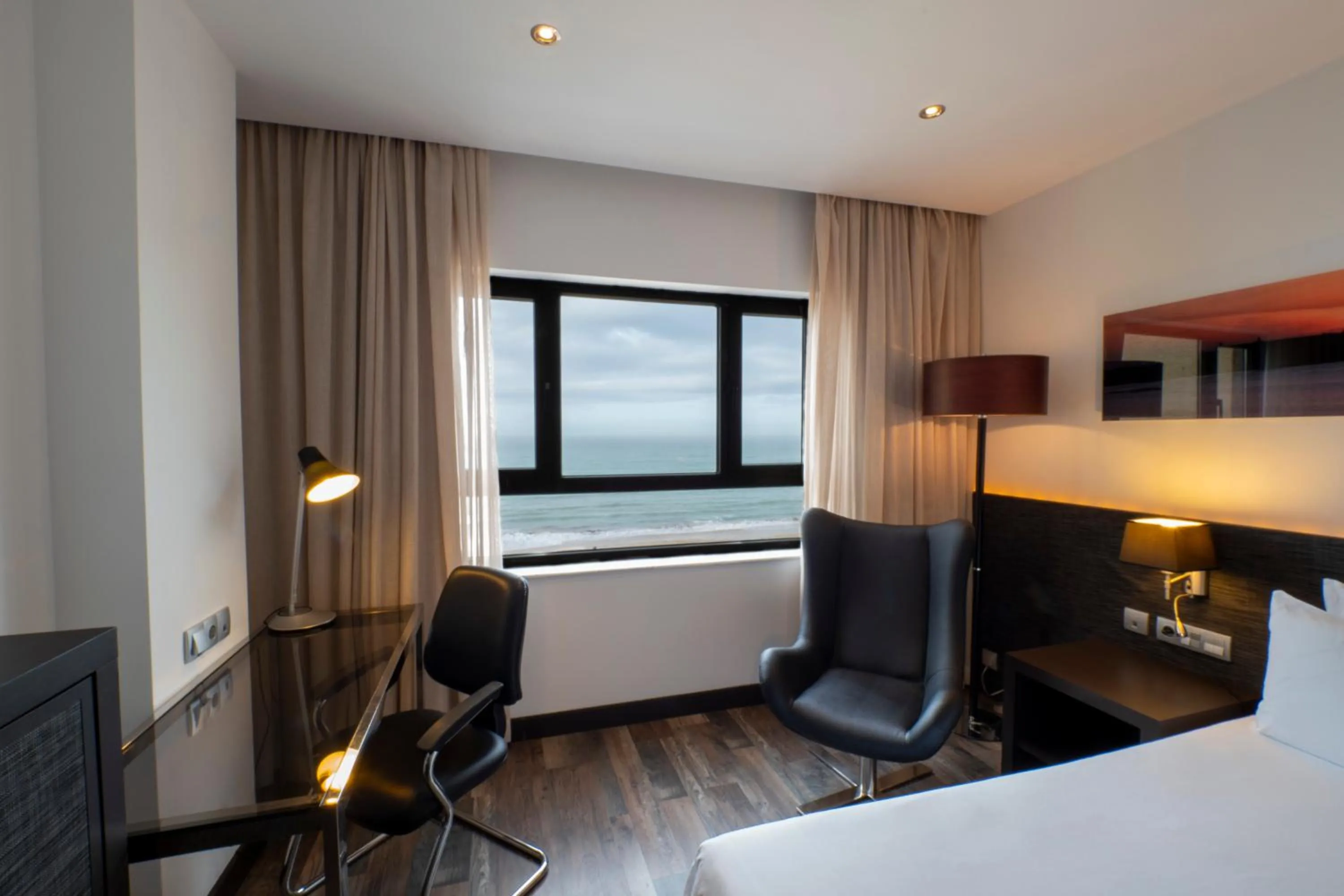 Sea view, Bed in Hotel Cádiz Paseo del Mar, Affiliated by Meliá