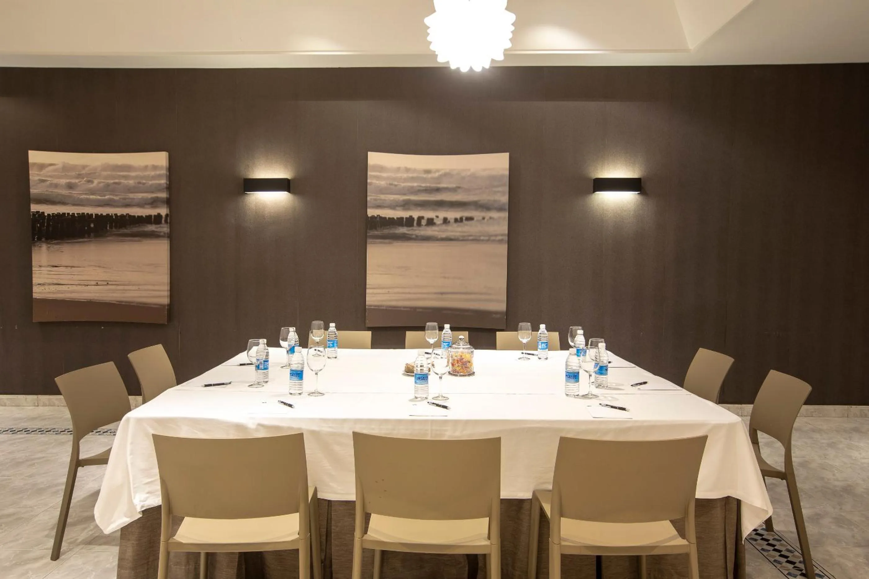 Business facilities in Hotel Urdanibia Park