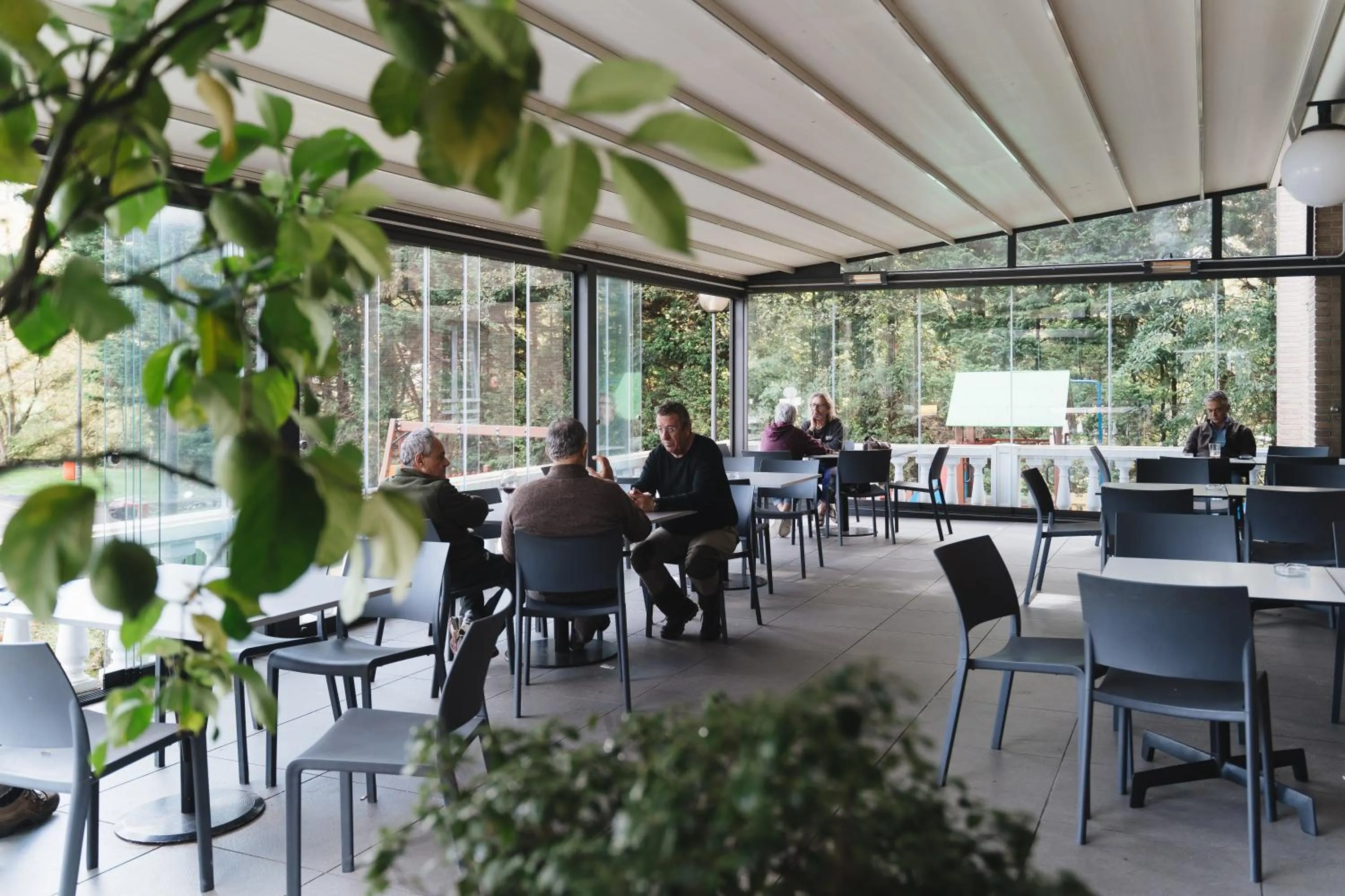 Restaurant/places to eat in Hotel Urdanibia Park