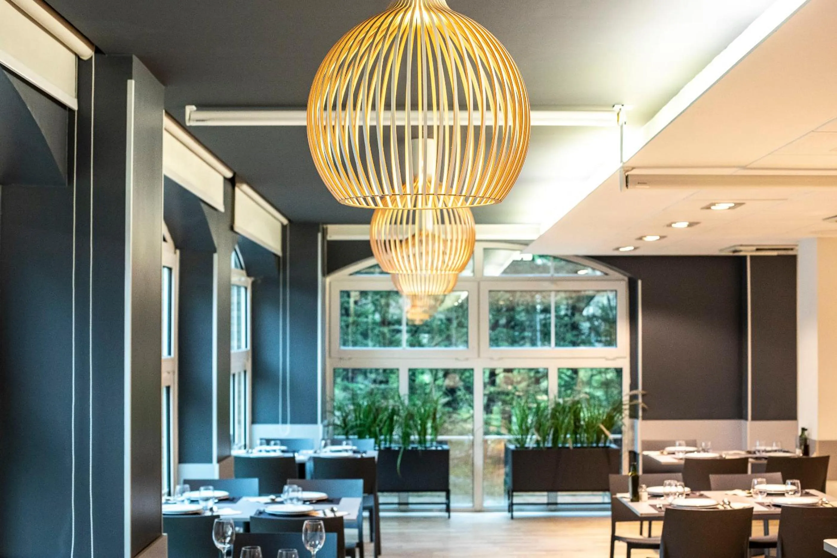 Restaurant/places to eat in Hotel Urdanibia Park