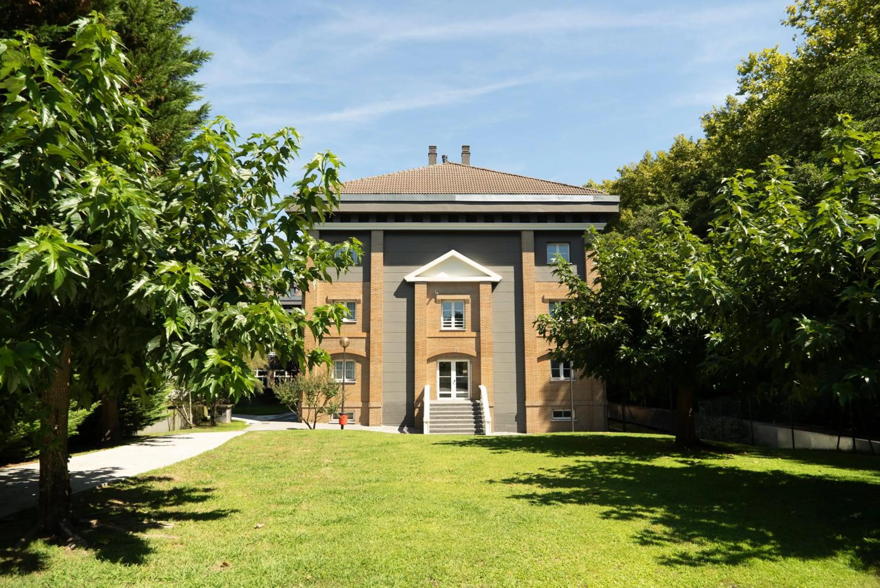 Property building in Hotel Urdanibia Park