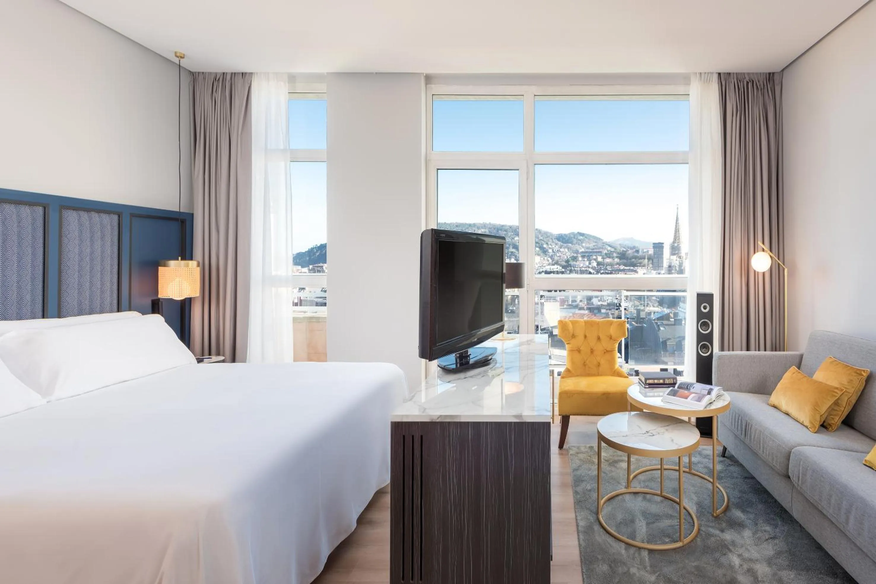 TV and multimedia in Hotel San Sebastián Orly, Affiliated by Meliá