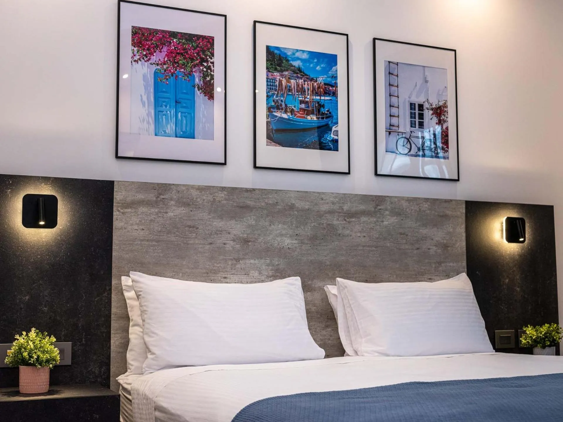 Bed in The Lead Hotel