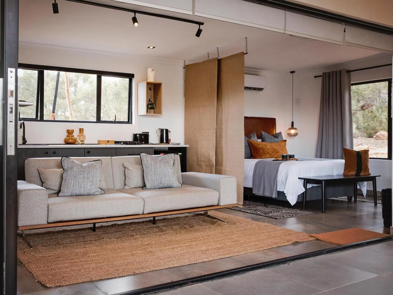 Living room, Bed in Wagyu Mountain Lodge