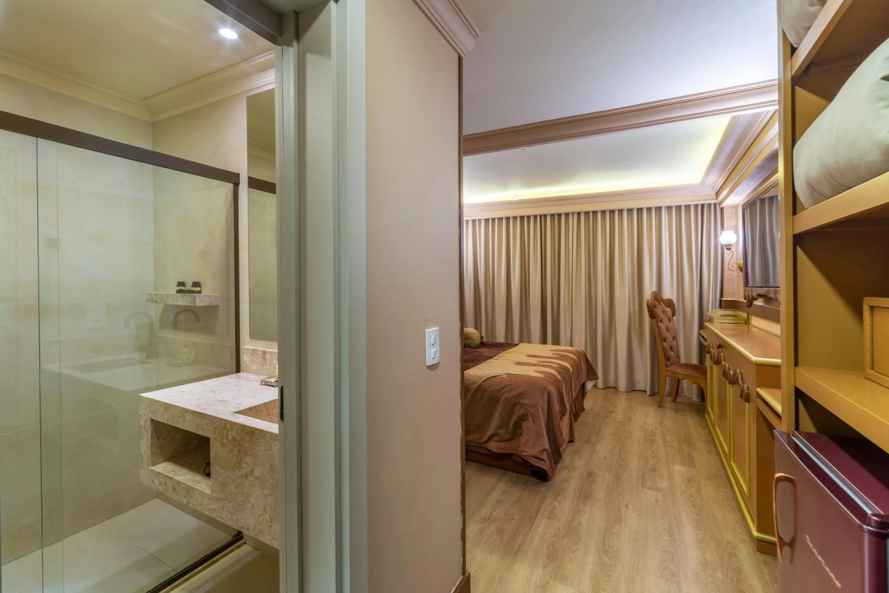 Shower, Bed in Chocoland Hotel Gramado
