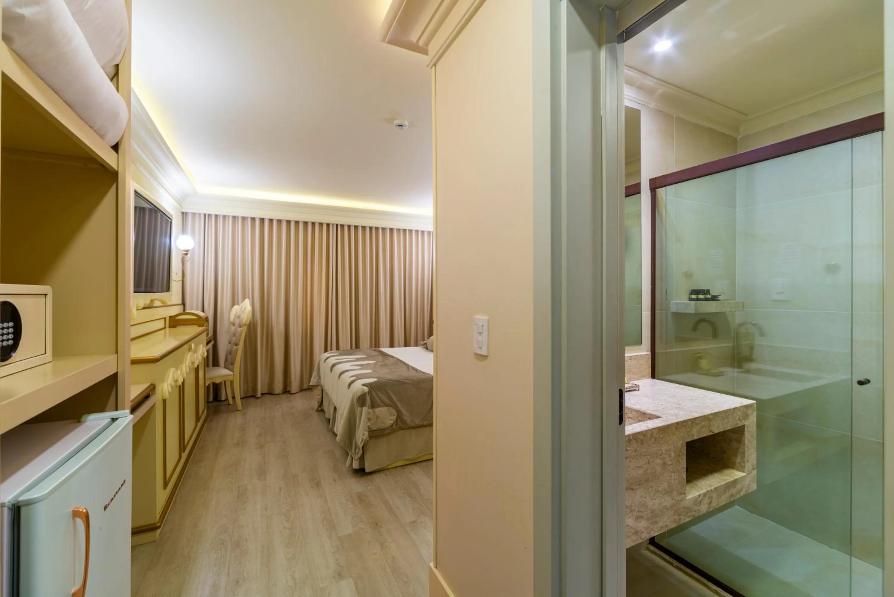 Shower, Bed in Chocoland Hotel Gramado