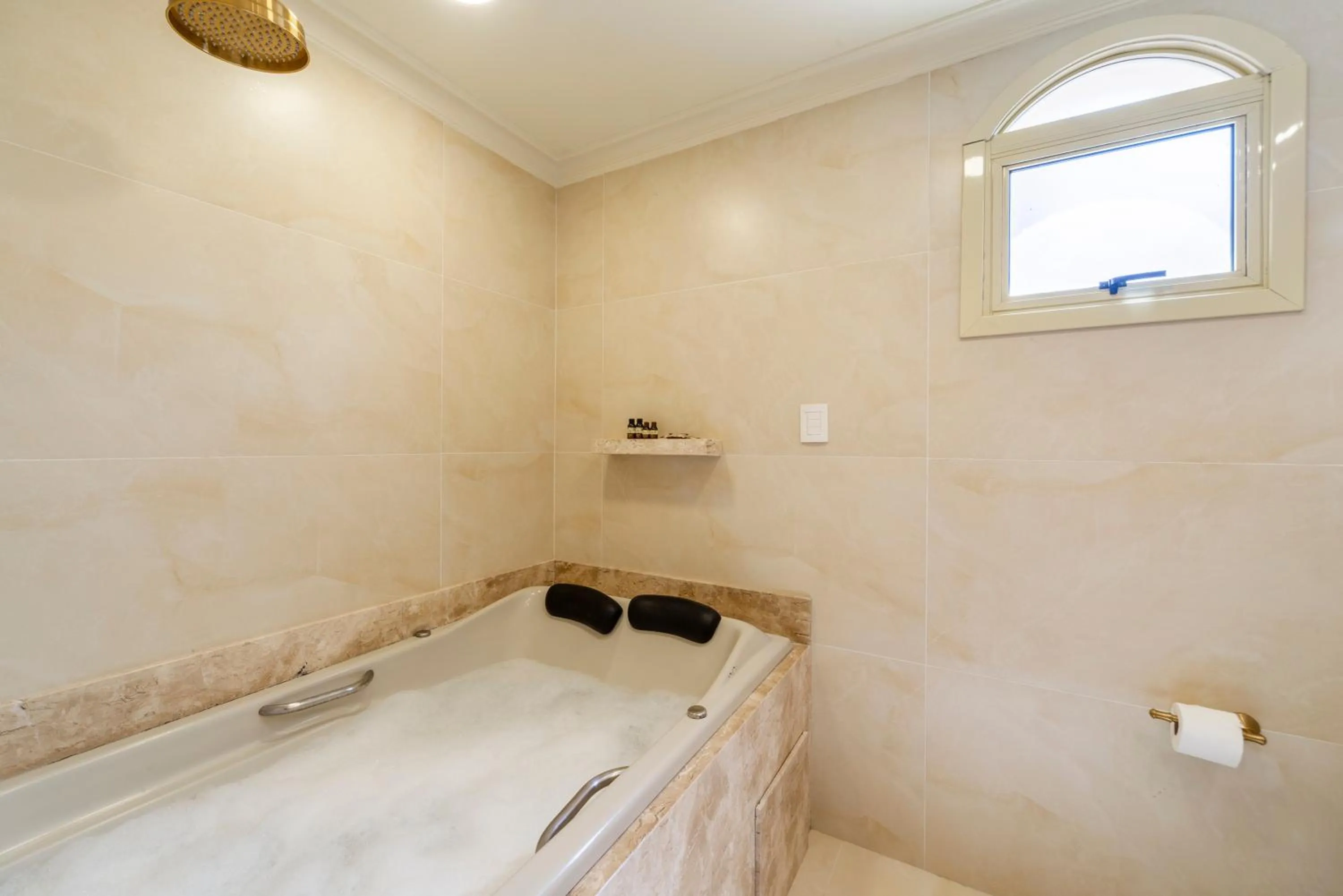 Hot Tub in Chocoland Hotel Gramado