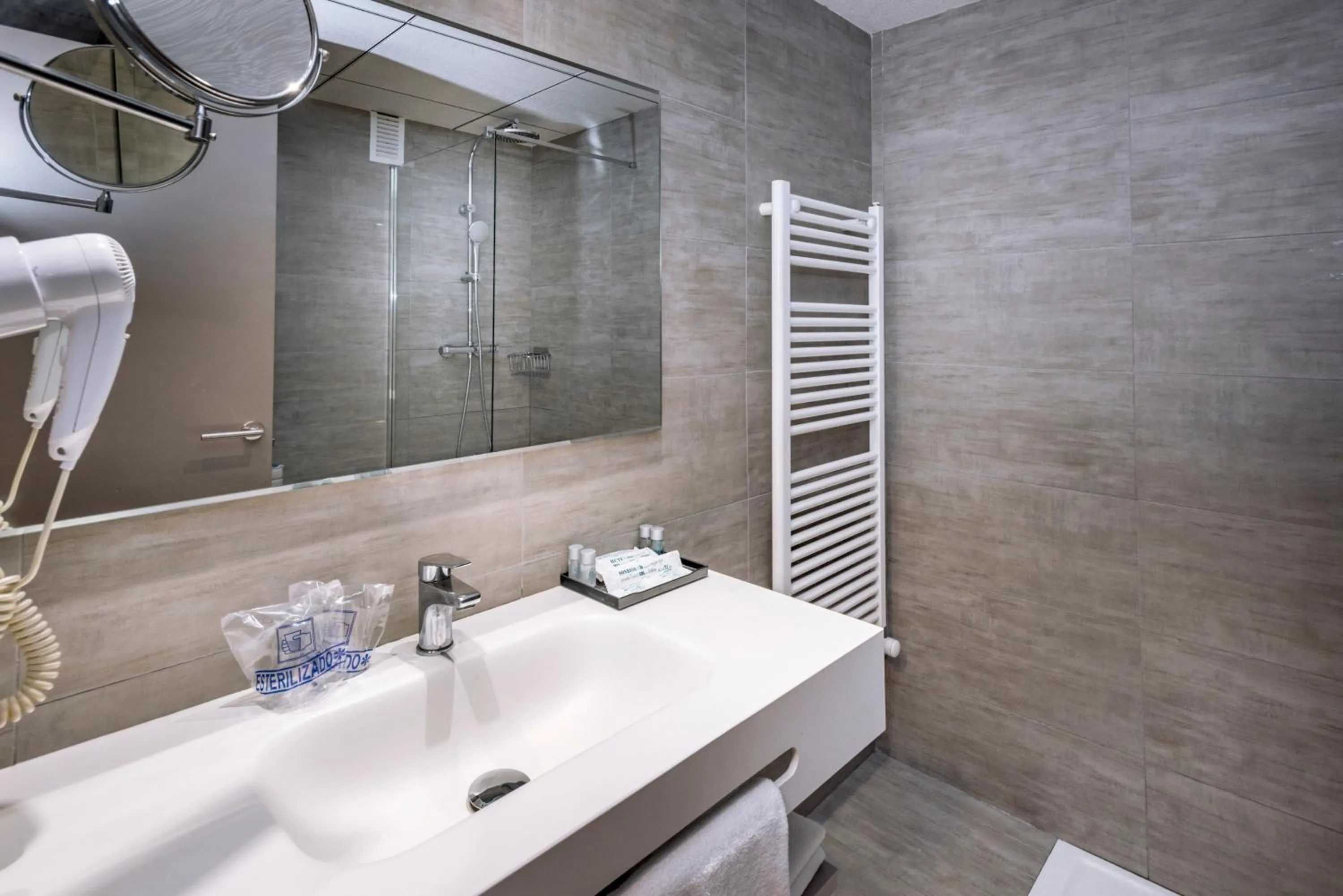 Bathroom in Golden Acqua Salou