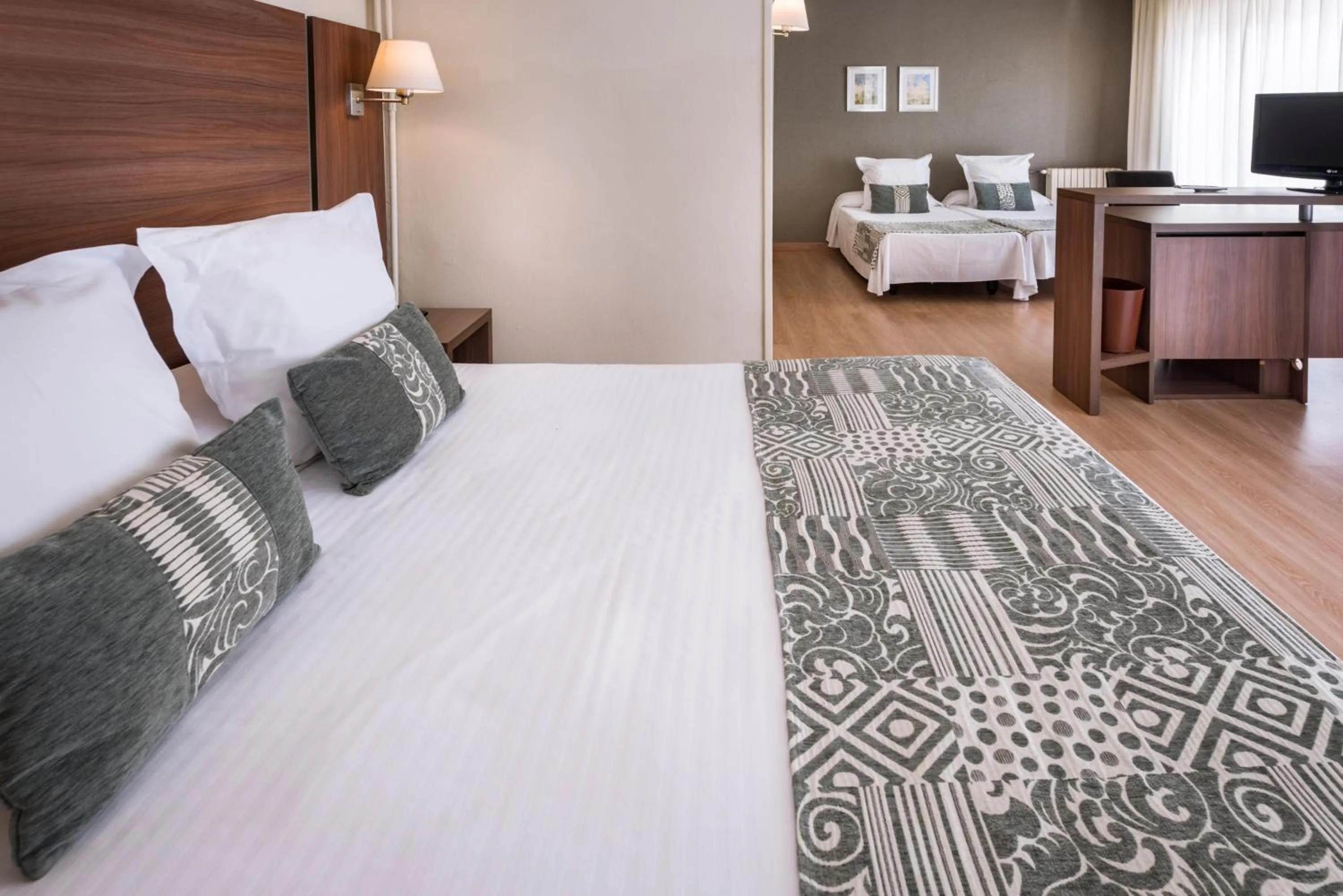 Bedroom, Bed in Golden Acqua Salou