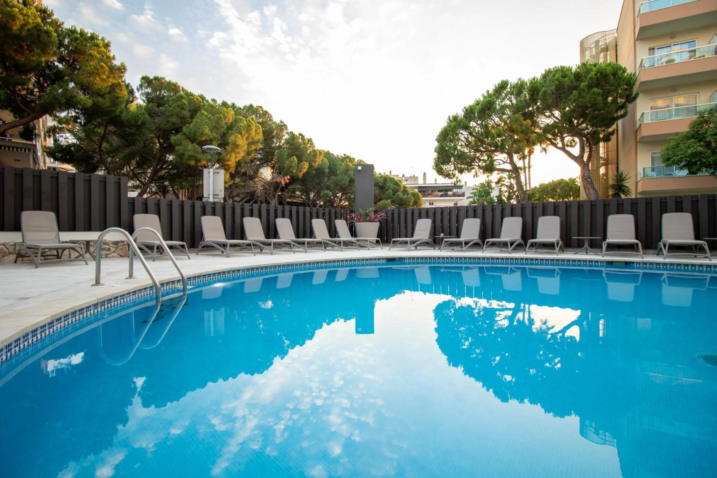 Swimming pool in Golden Acqua Salou