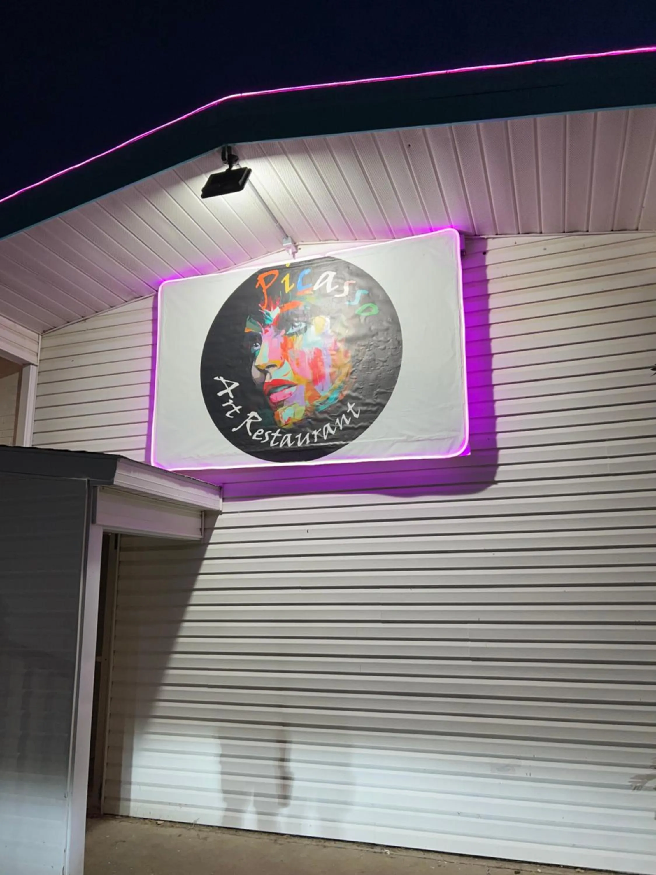 Restaurant/places to eat in Motel Boutique by Wolf Inn