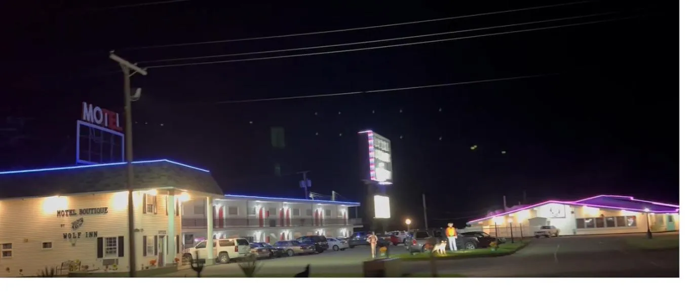 Property building in Motel Boutique by Wolf Inn