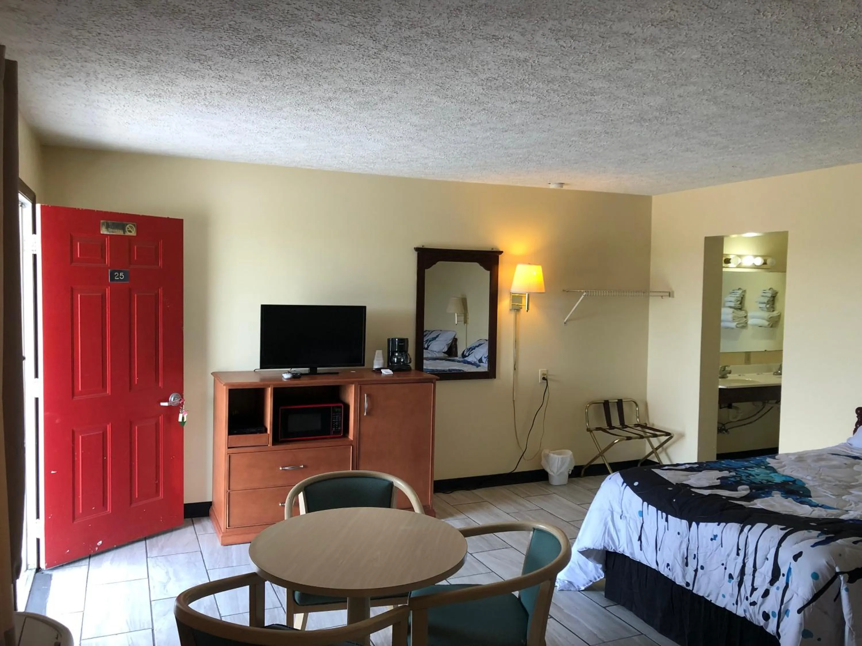 Photo of the whole room, Bed in Motel Boutique by Wolf Inn