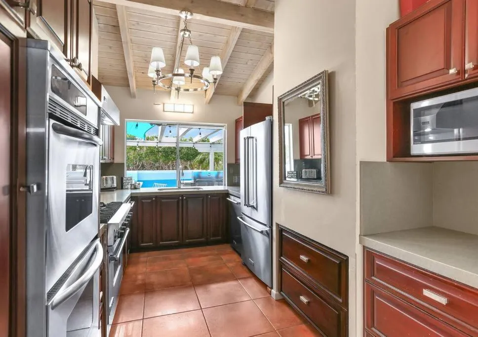 Near Downtown Palm Springs, 7 BD 7 BTH, 80FT Pool, Pickleball