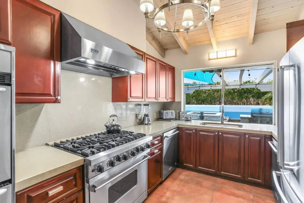 Near Downtown Palm Springs, 7 BD 7 BTH, 80FT Pool, Pickleball