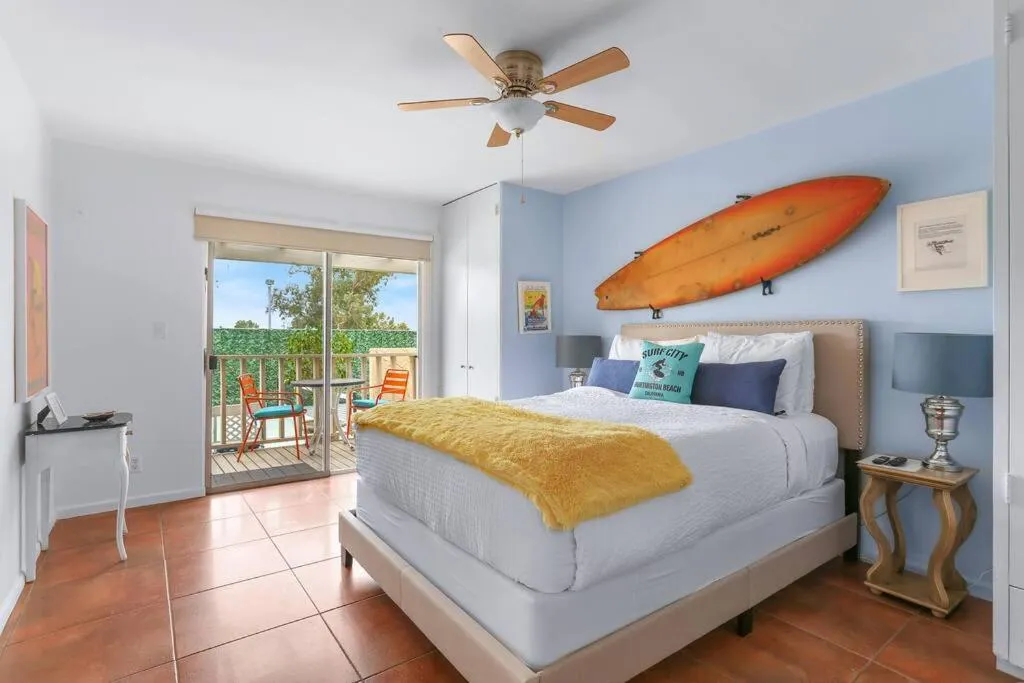 Bed in Near Downtown Palm Springs, 7 BD 7 BTH, 80FT Pool, Pickleball