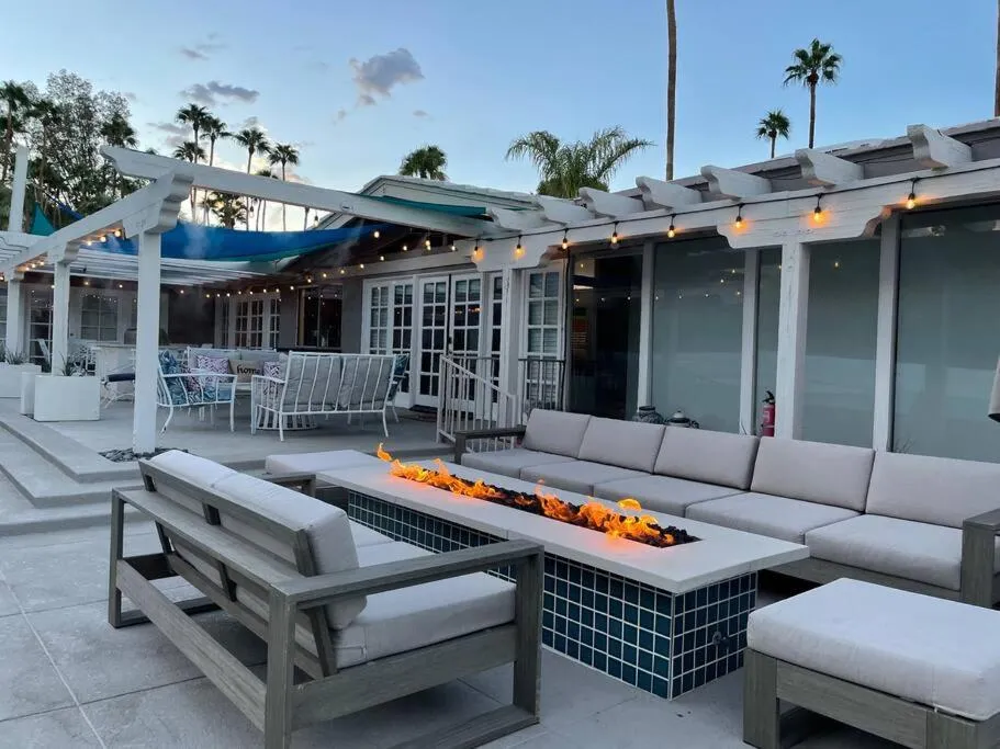 Near Downtown Palm Springs, 7 BD 7 BTH, 80FT Pool, Pickleball