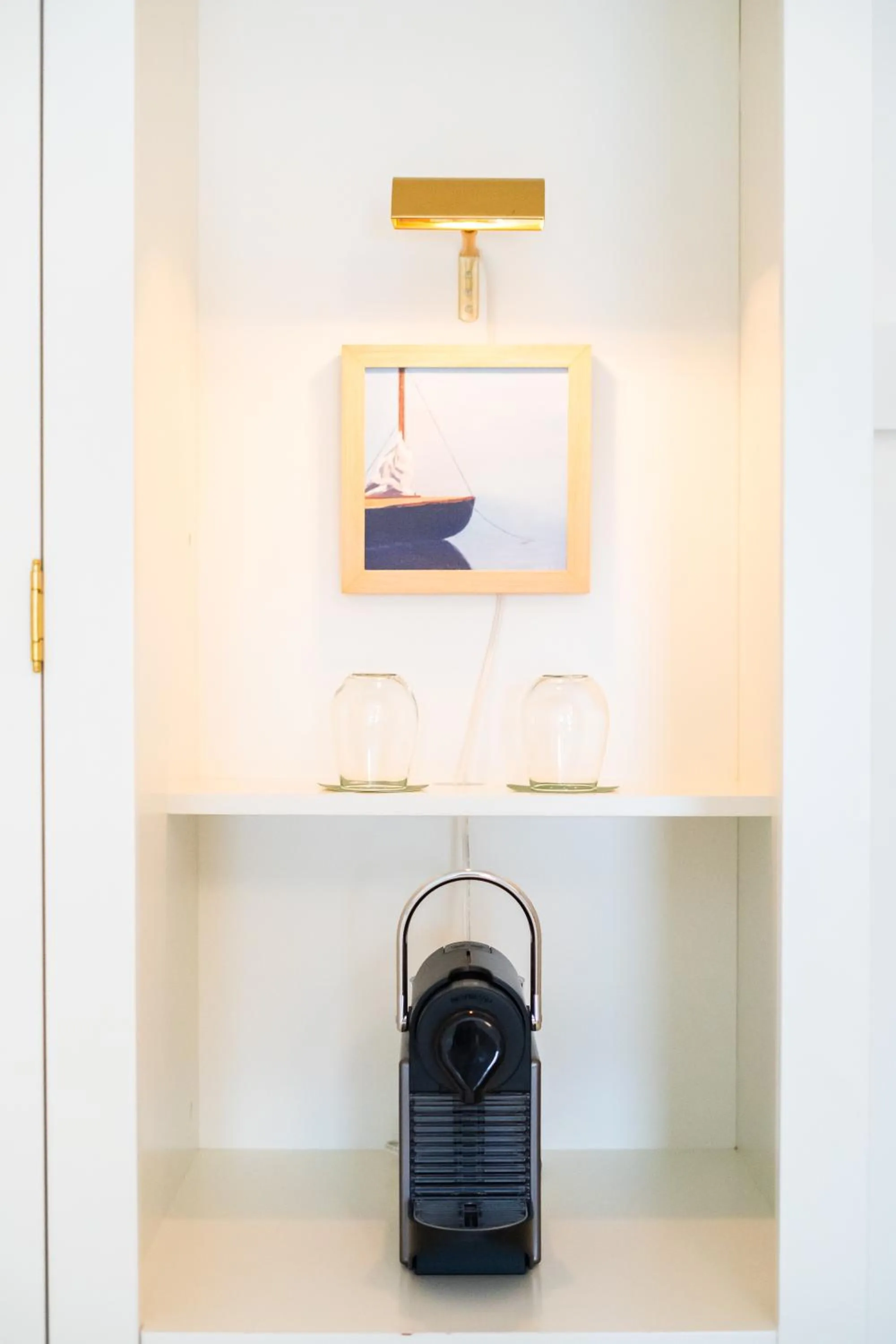 Coffee/tea facilities in The Lake House on Canandaigua