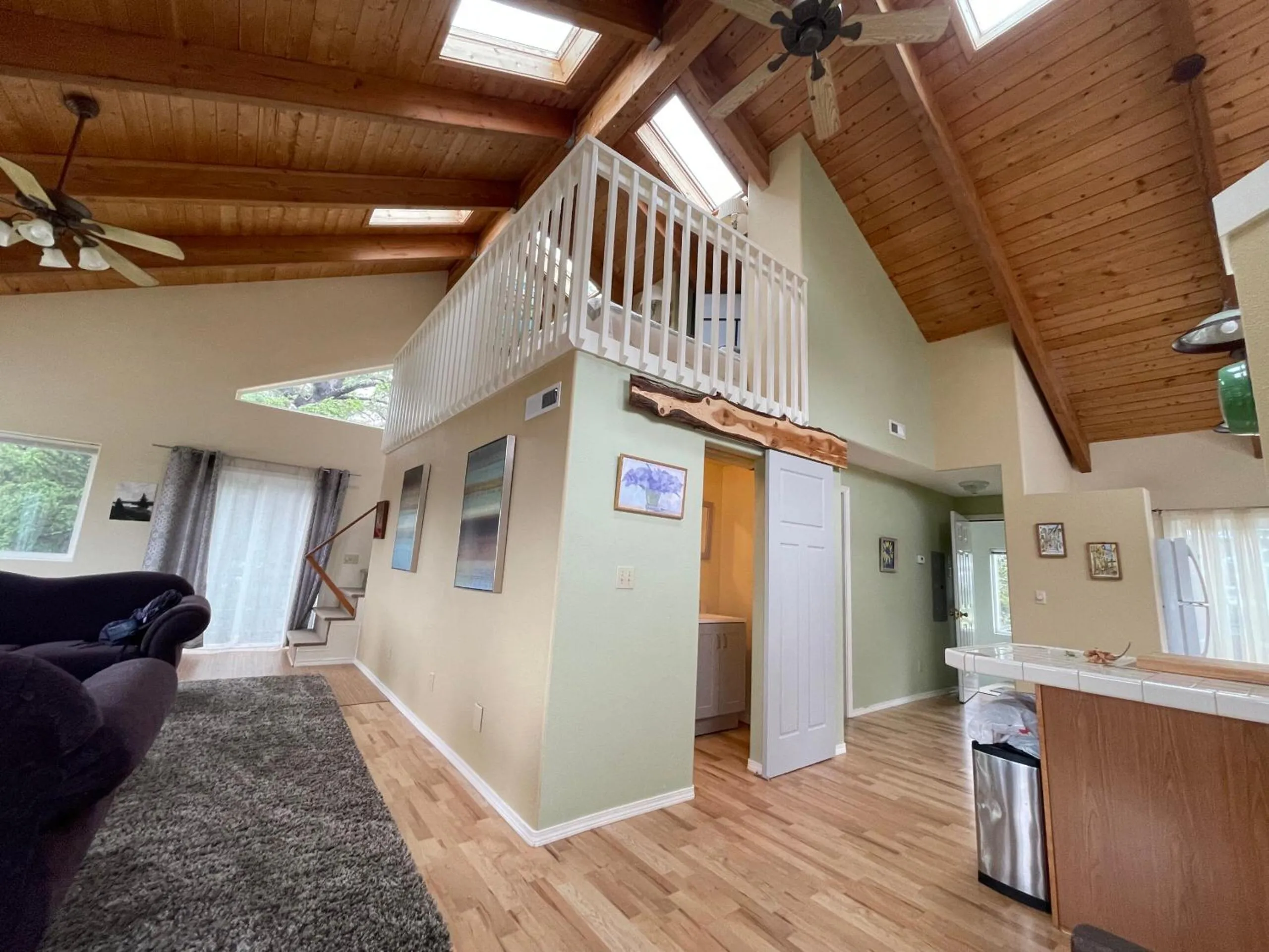 Kitchen or kitchenette in Bayshore RV Park & Guest Suites