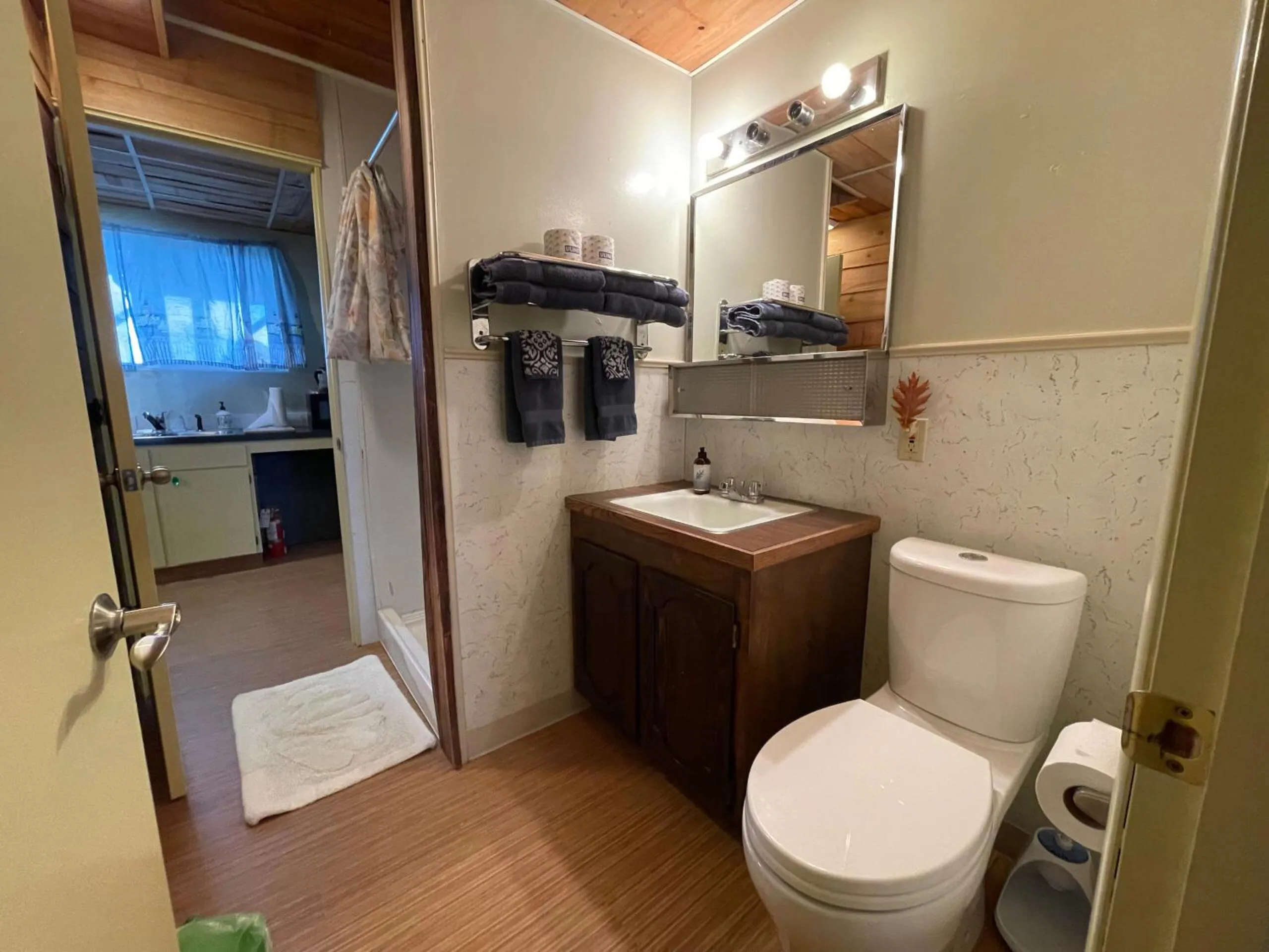 Bathroom in Bayshore RV Park & Guest Suites
