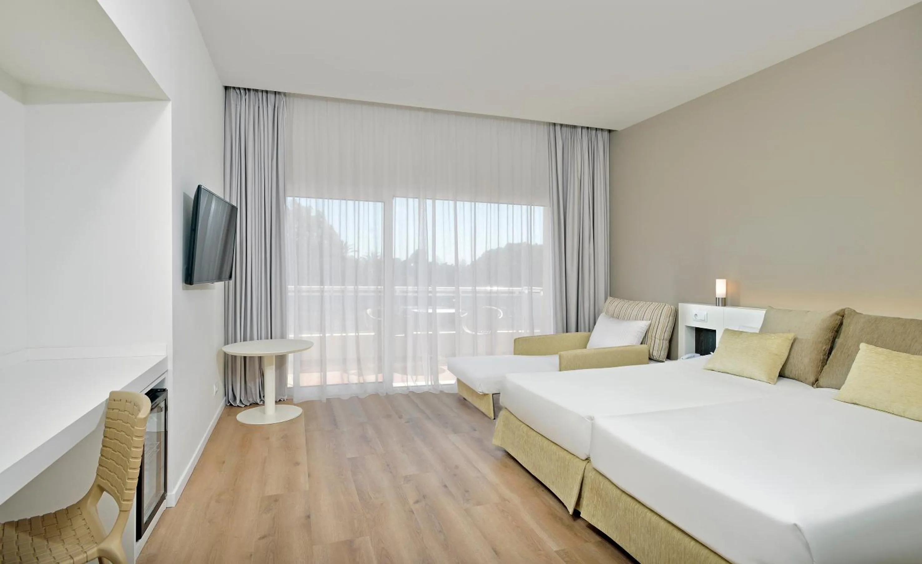 Bed in Sol Marbella Estepona Atalaya Park