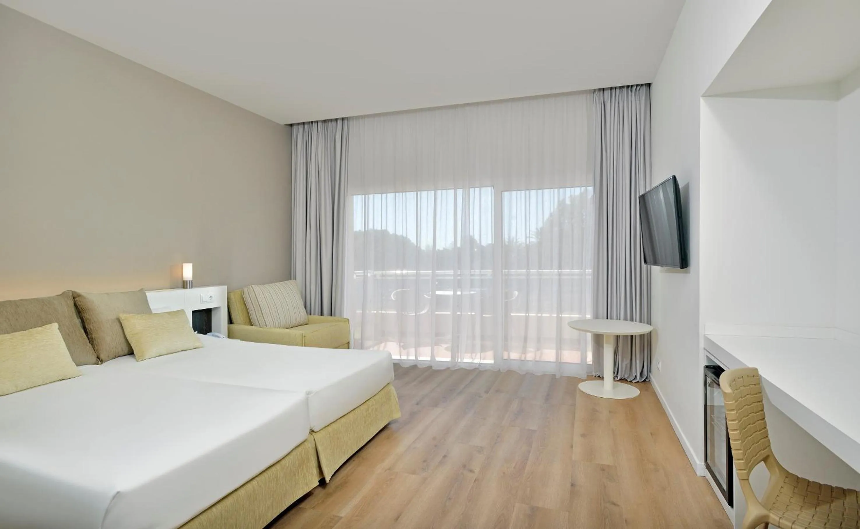 Bed in Sol Marbella Estepona Atalaya Park