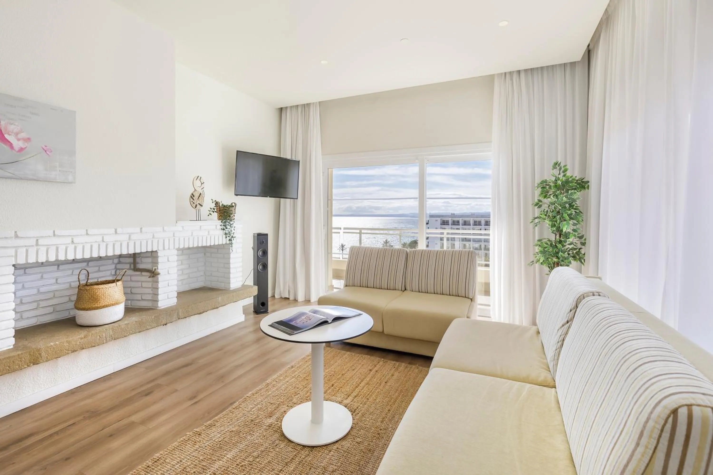 TV and multimedia in Sol Marbella Estepona Atalaya Park