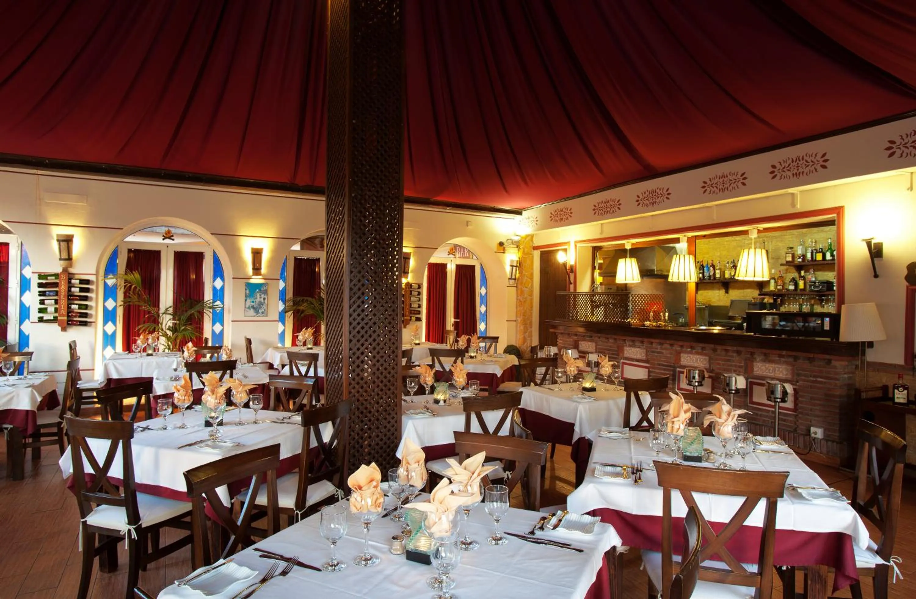 Restaurant/places to eat in Los Arcos