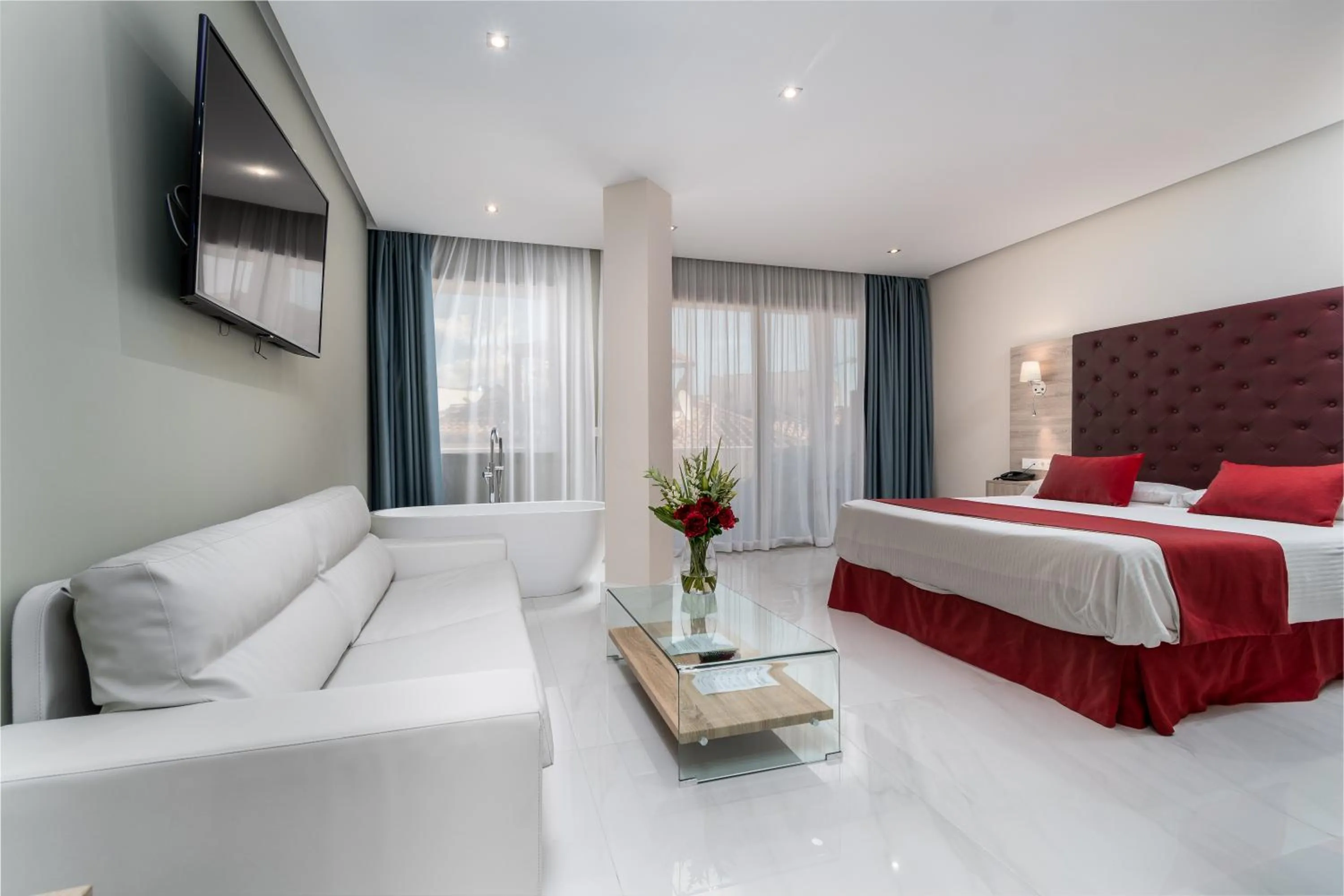 Photo of the whole room, Bed in Los Arcos