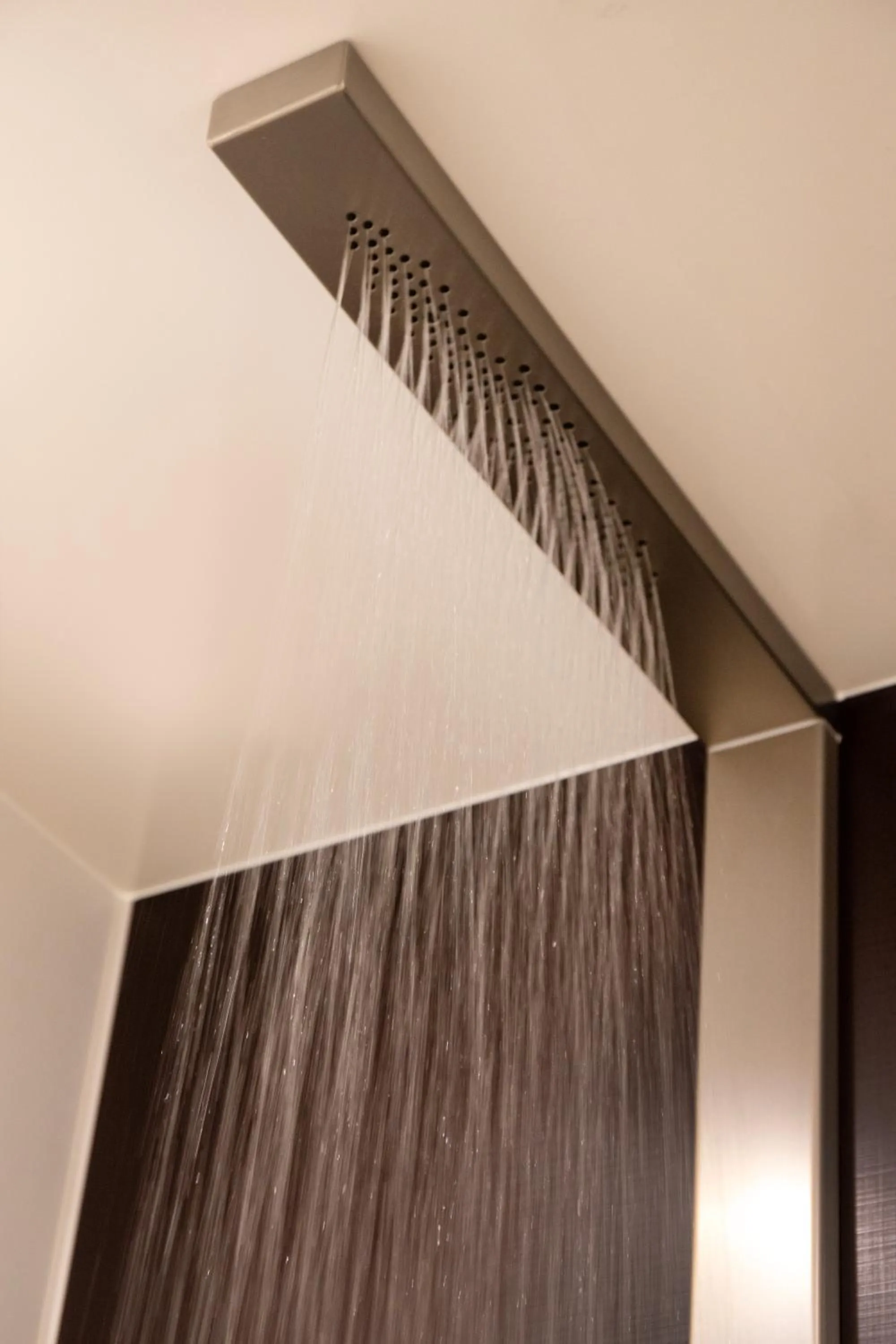 Shower in karaksa hotel colors Tokyo Yaesu