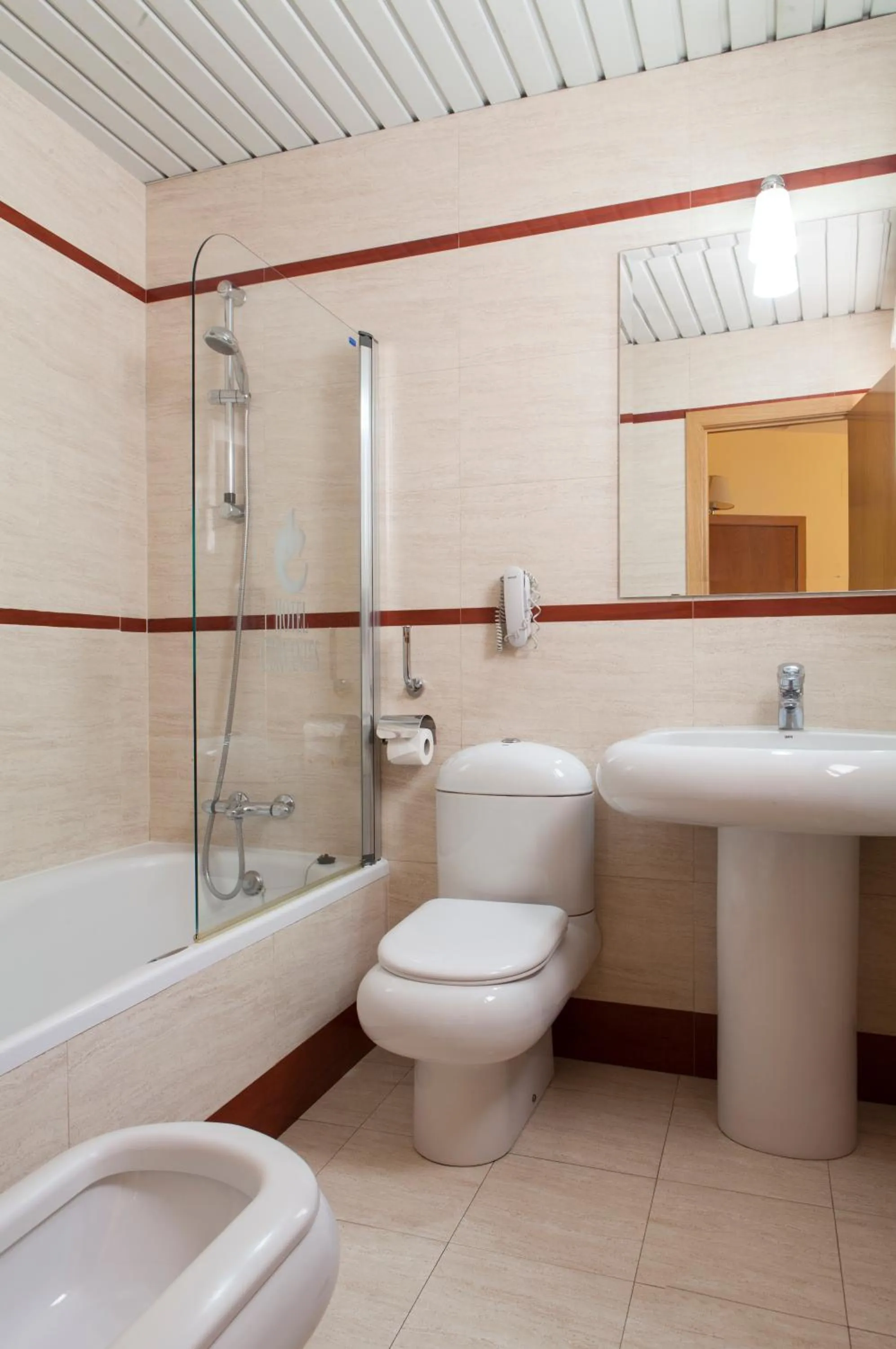 Bathroom in Hotel Cervantes