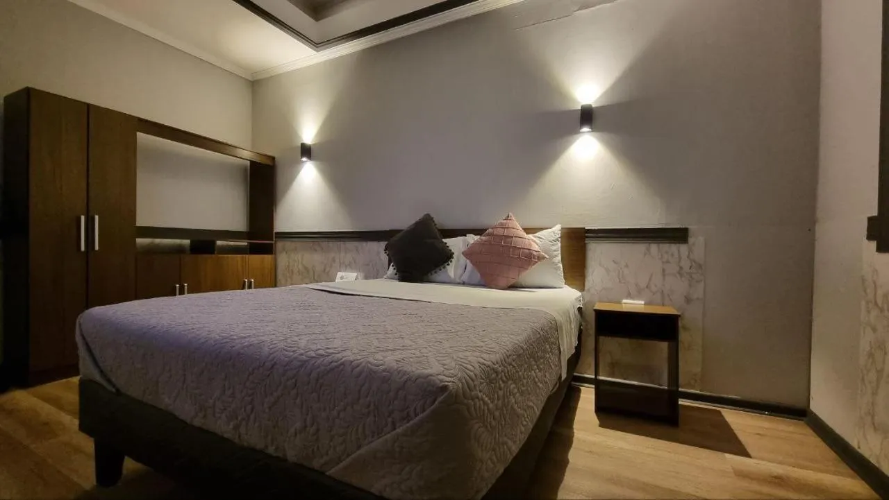 Bedroom, Bed in Hotel Asturias