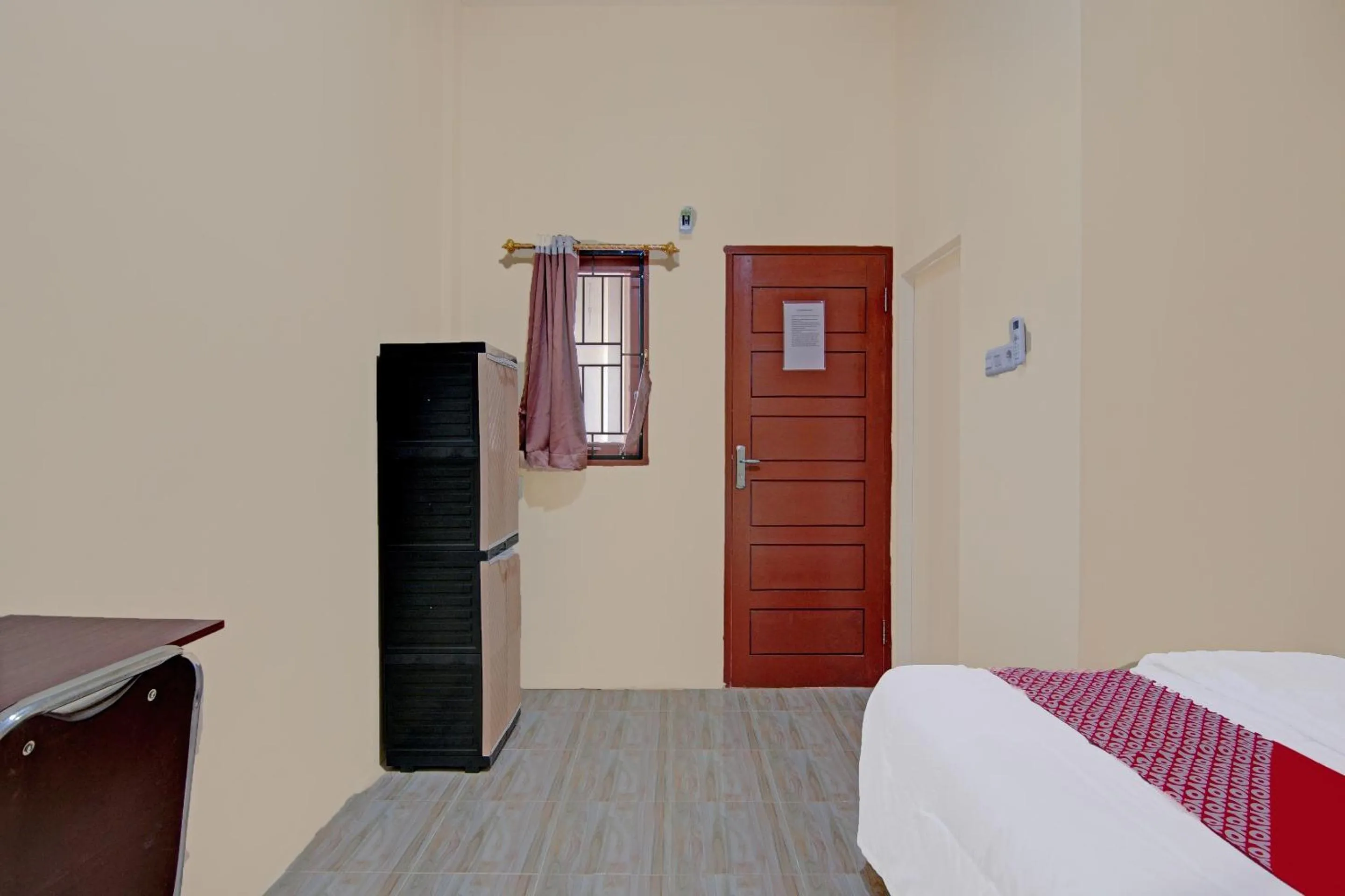 Bedroom, Bed in Hotel O Djasur Kost