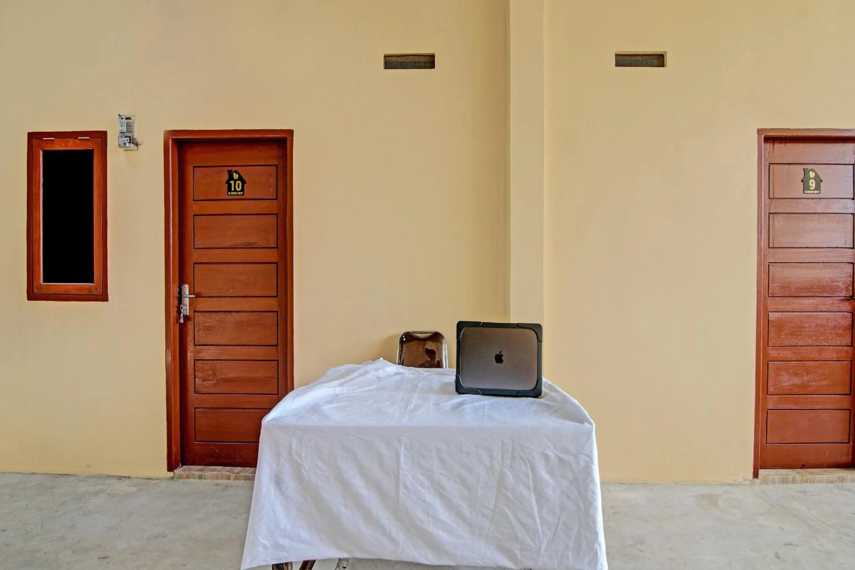 Lobby or reception in Hotel O Djasur Kost