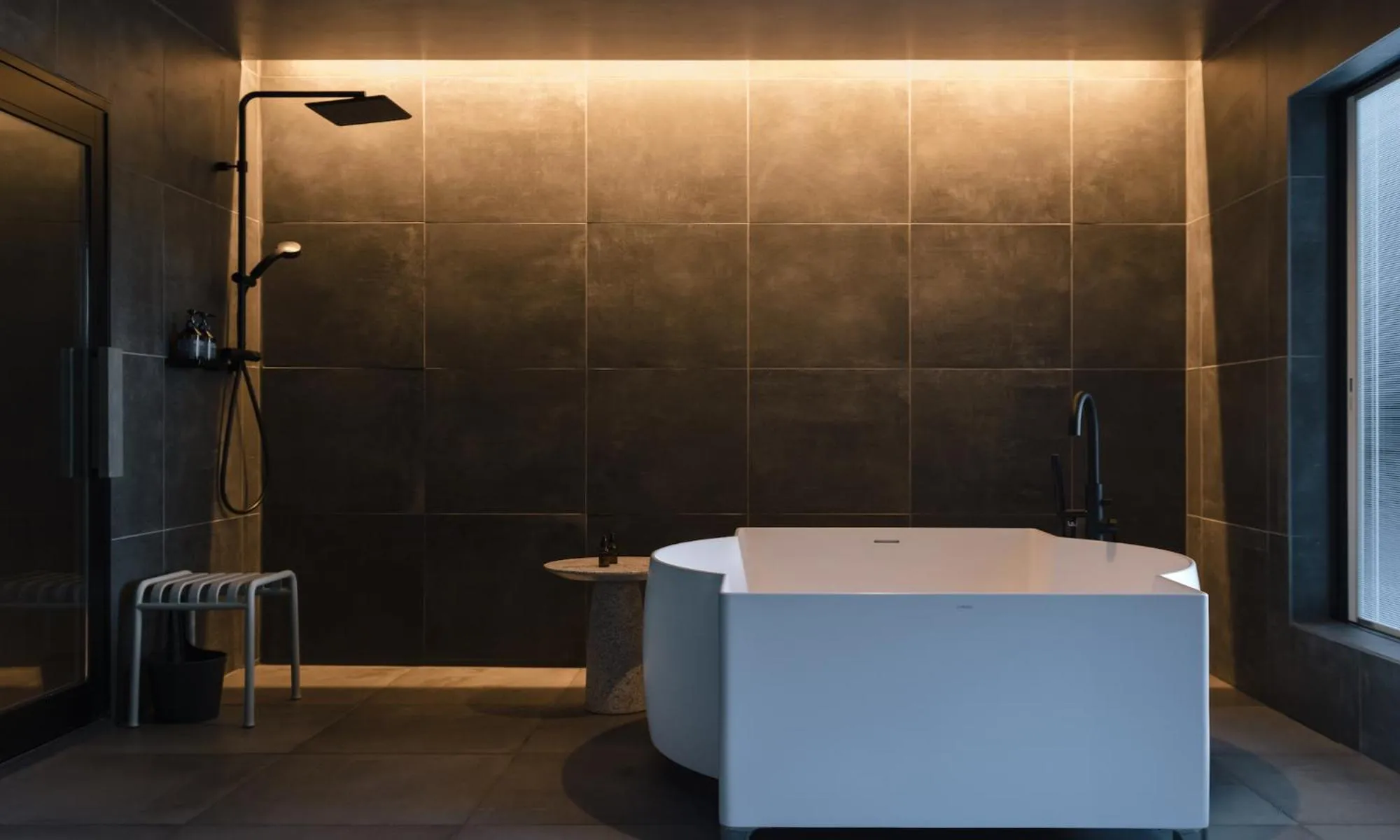 Shower in hotel norm air