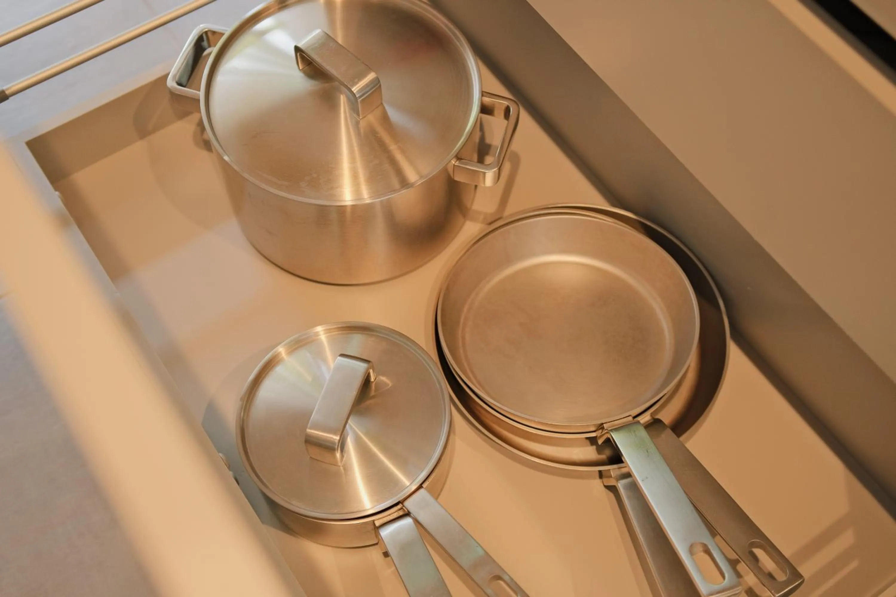 kitchen in hotel norm air