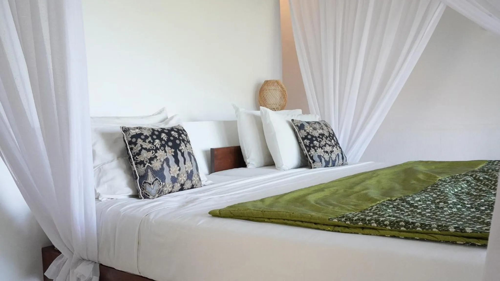 Bed in Anda Amed Villas & Spa
