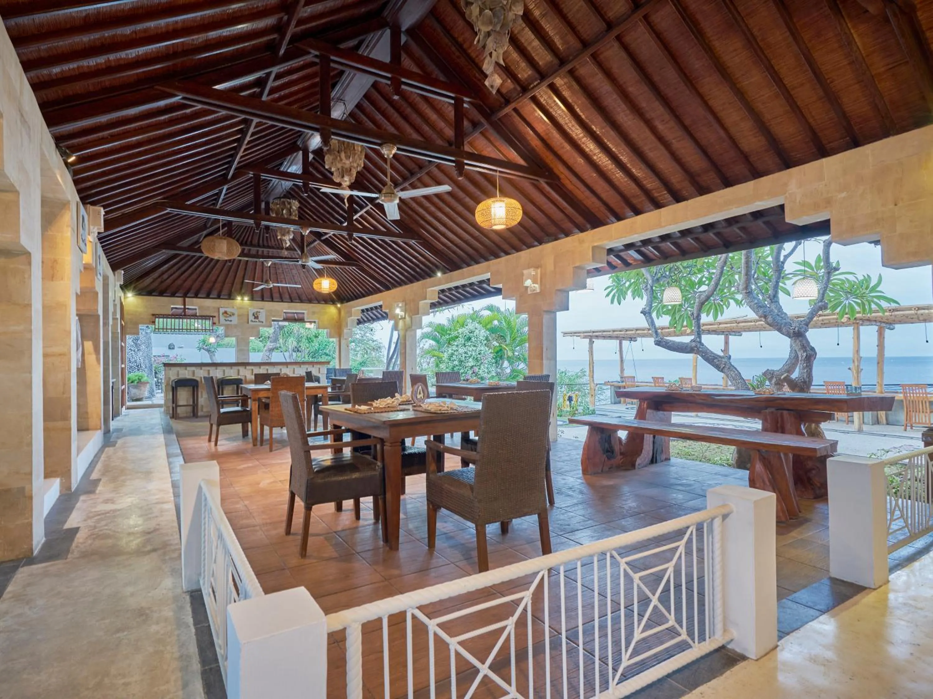 Restaurant/places to eat in Anda Amed Villas & Spa