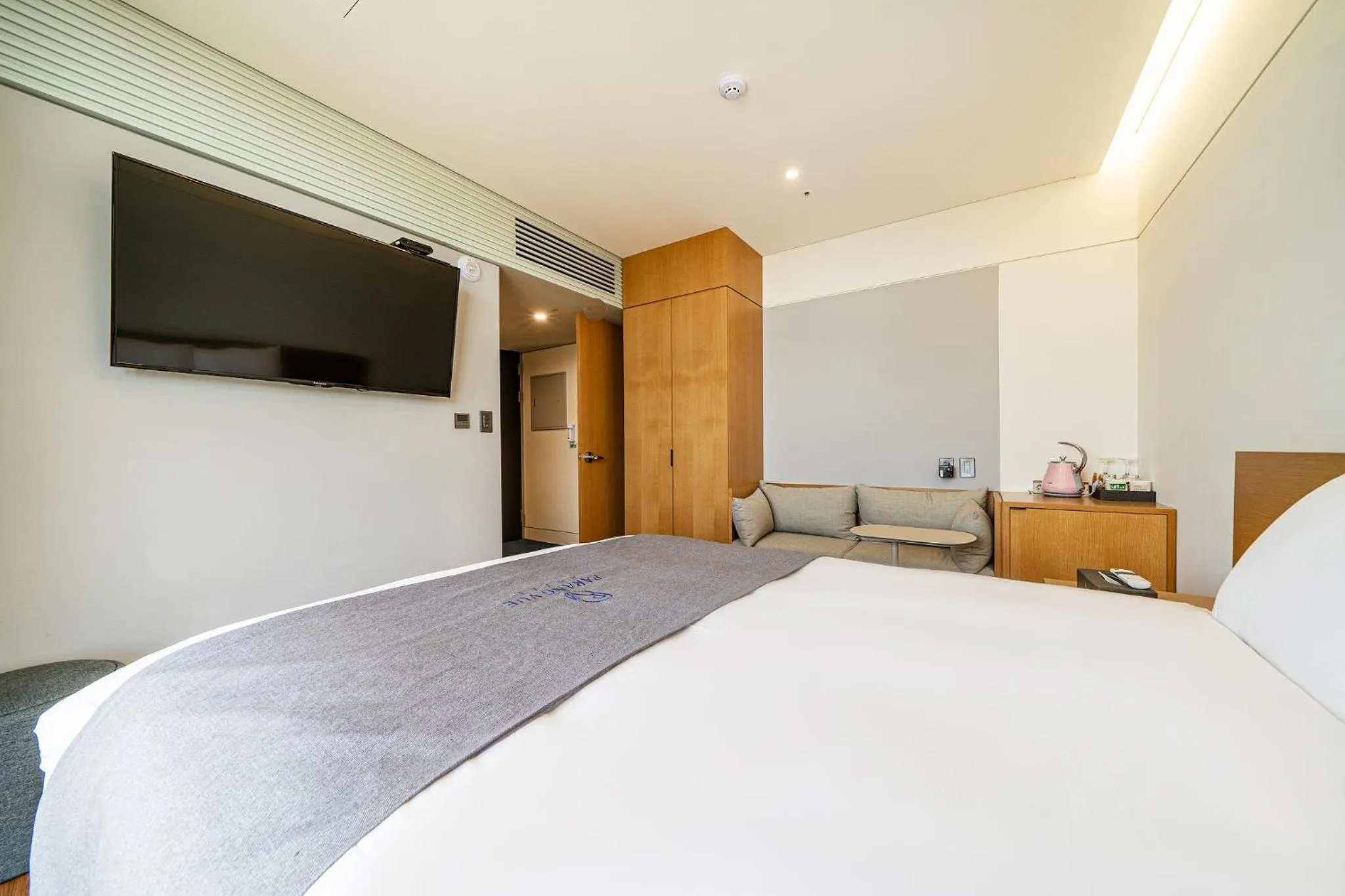 Bed in Hotel Parangvue